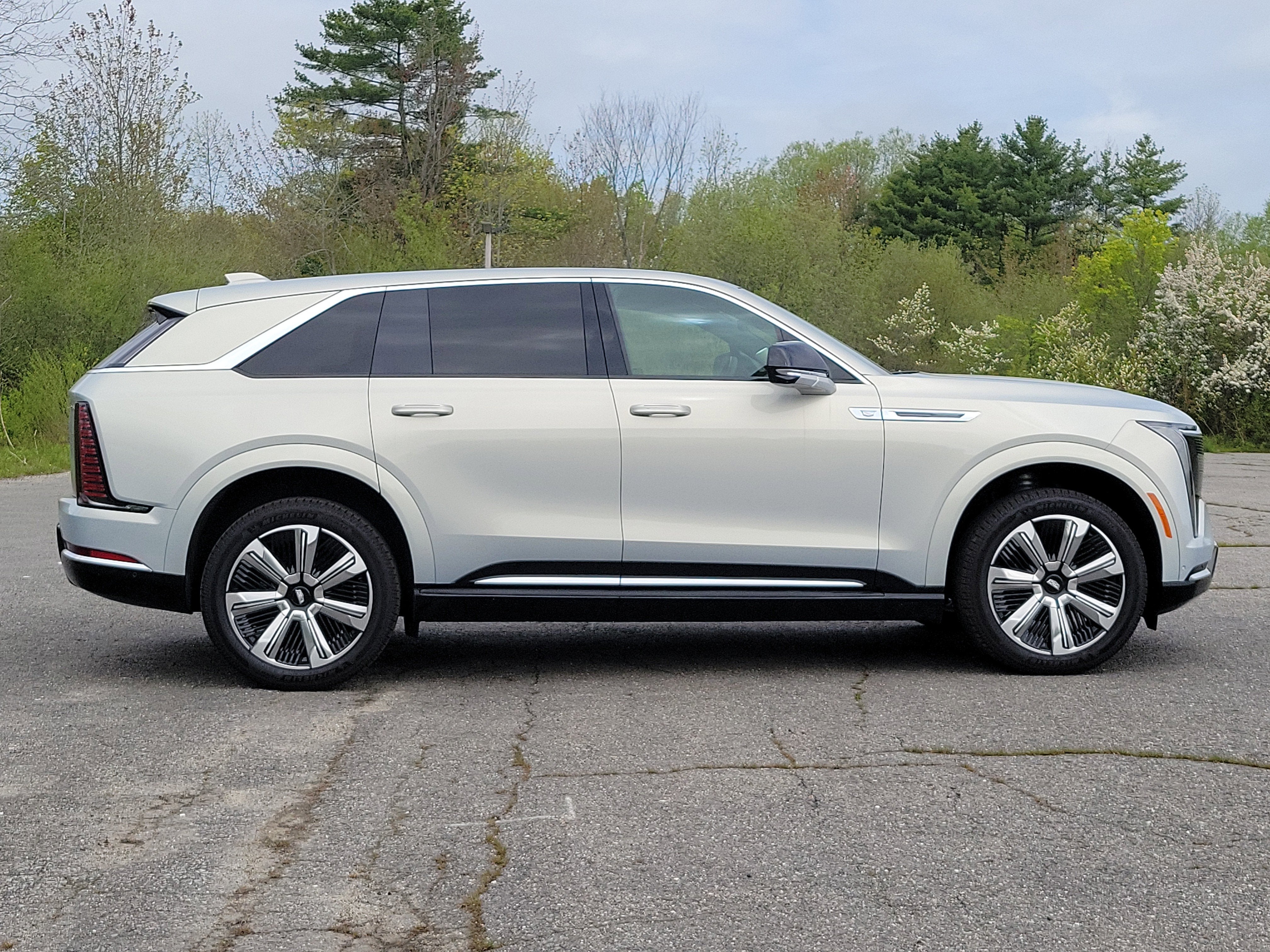 2025 Cadillac ESCALADE IQ Luxury 2