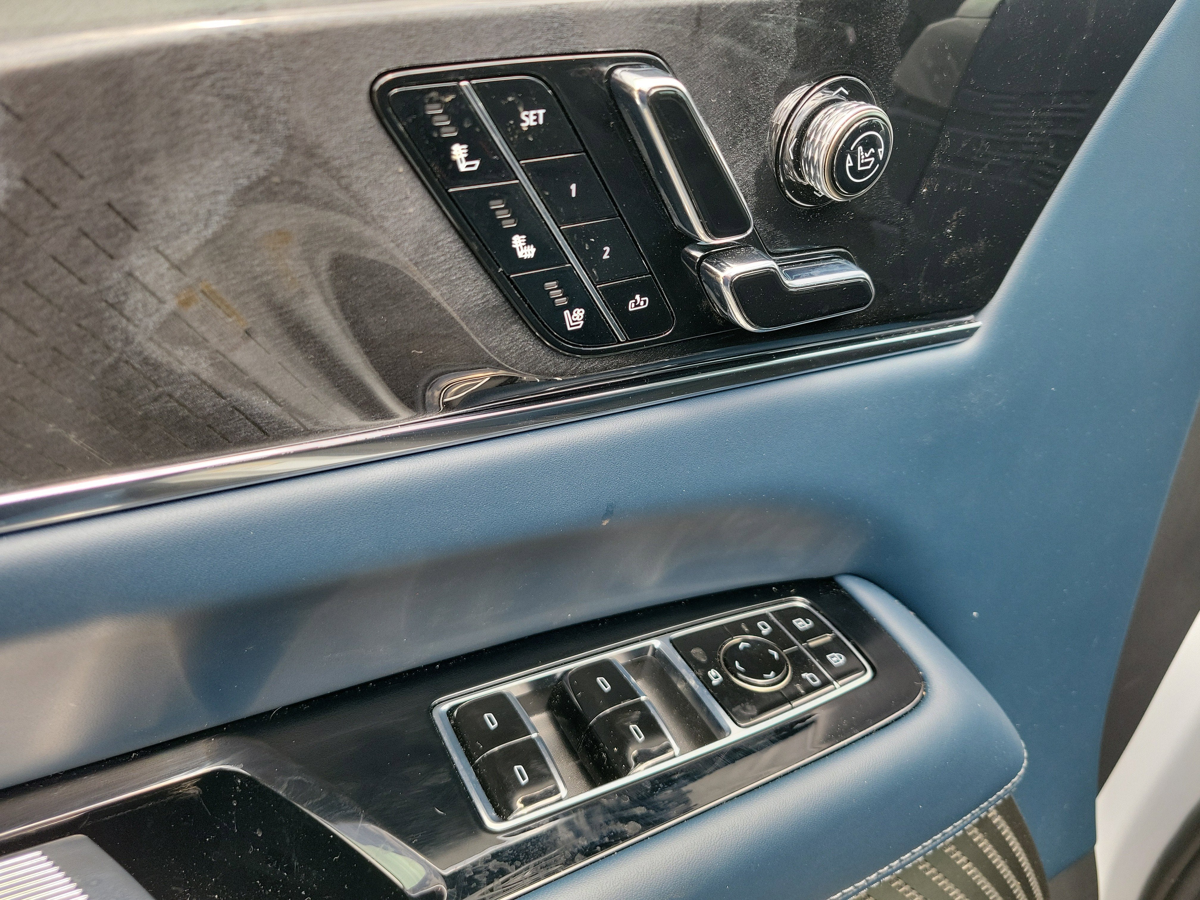 2025 Cadillac ESCALADE IQ Sport 2
