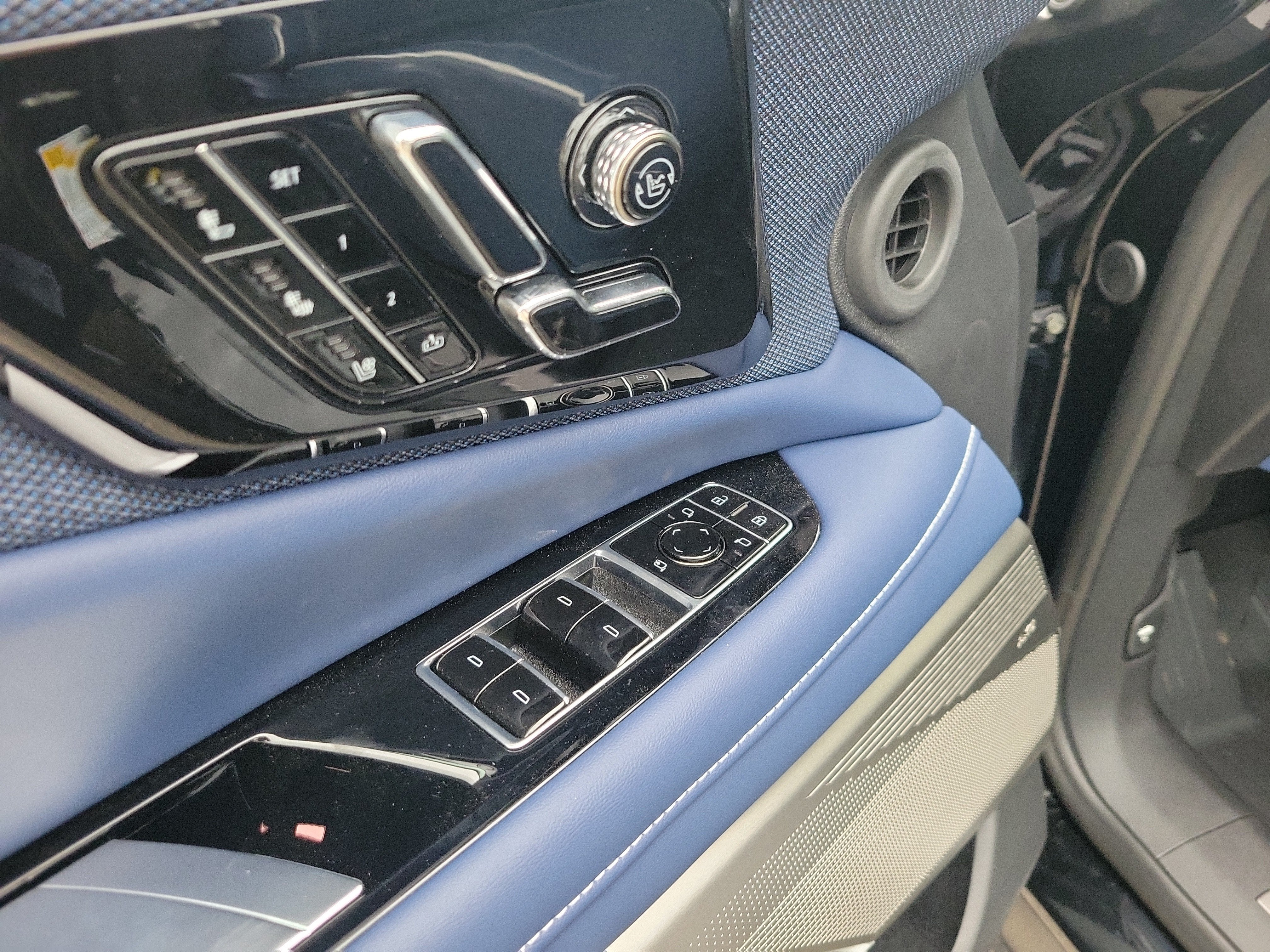 2027 Cadillac OPTIQ Premium Luxury