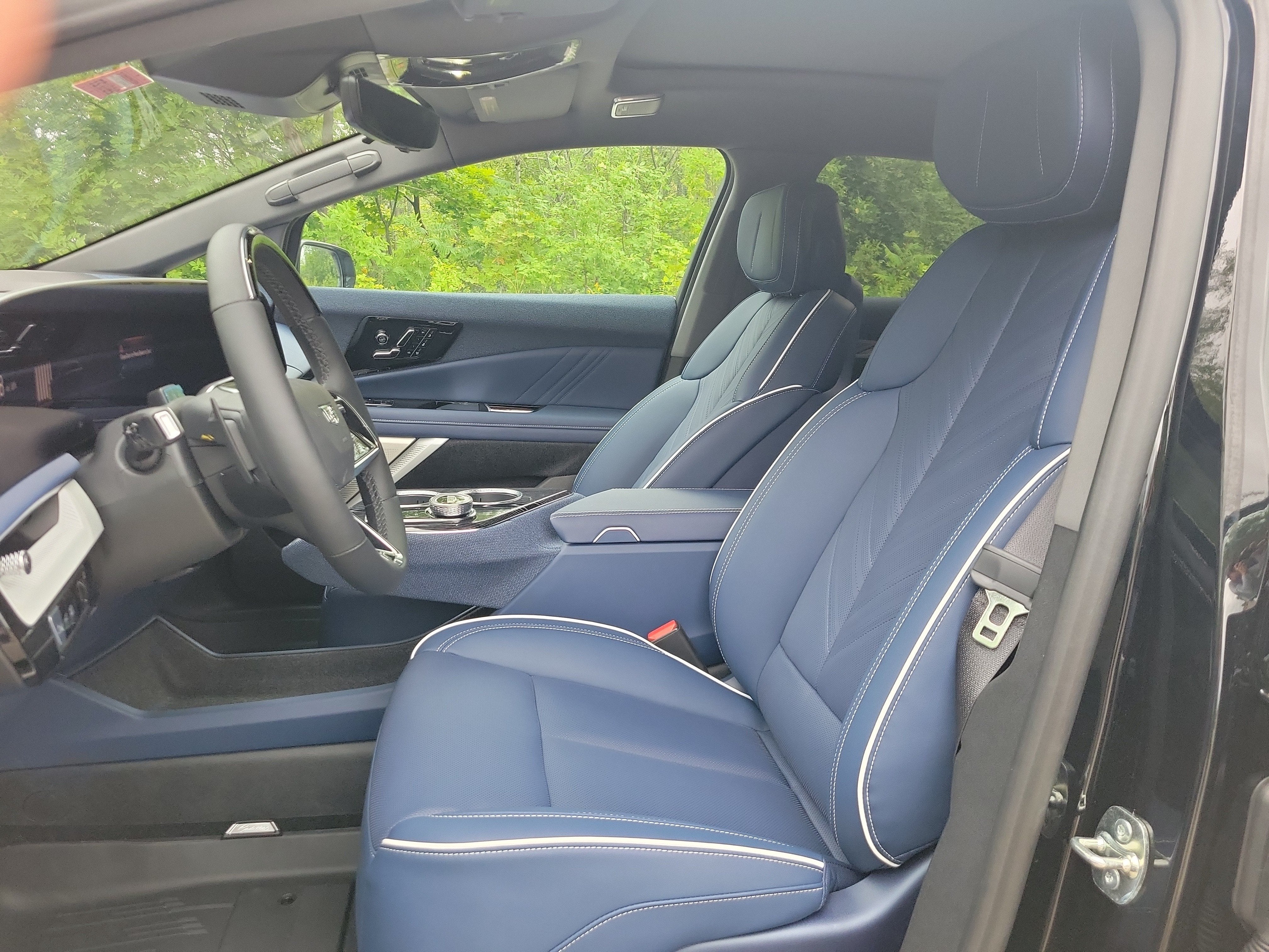 2027 Cadillac OPTIQ Premium Luxury