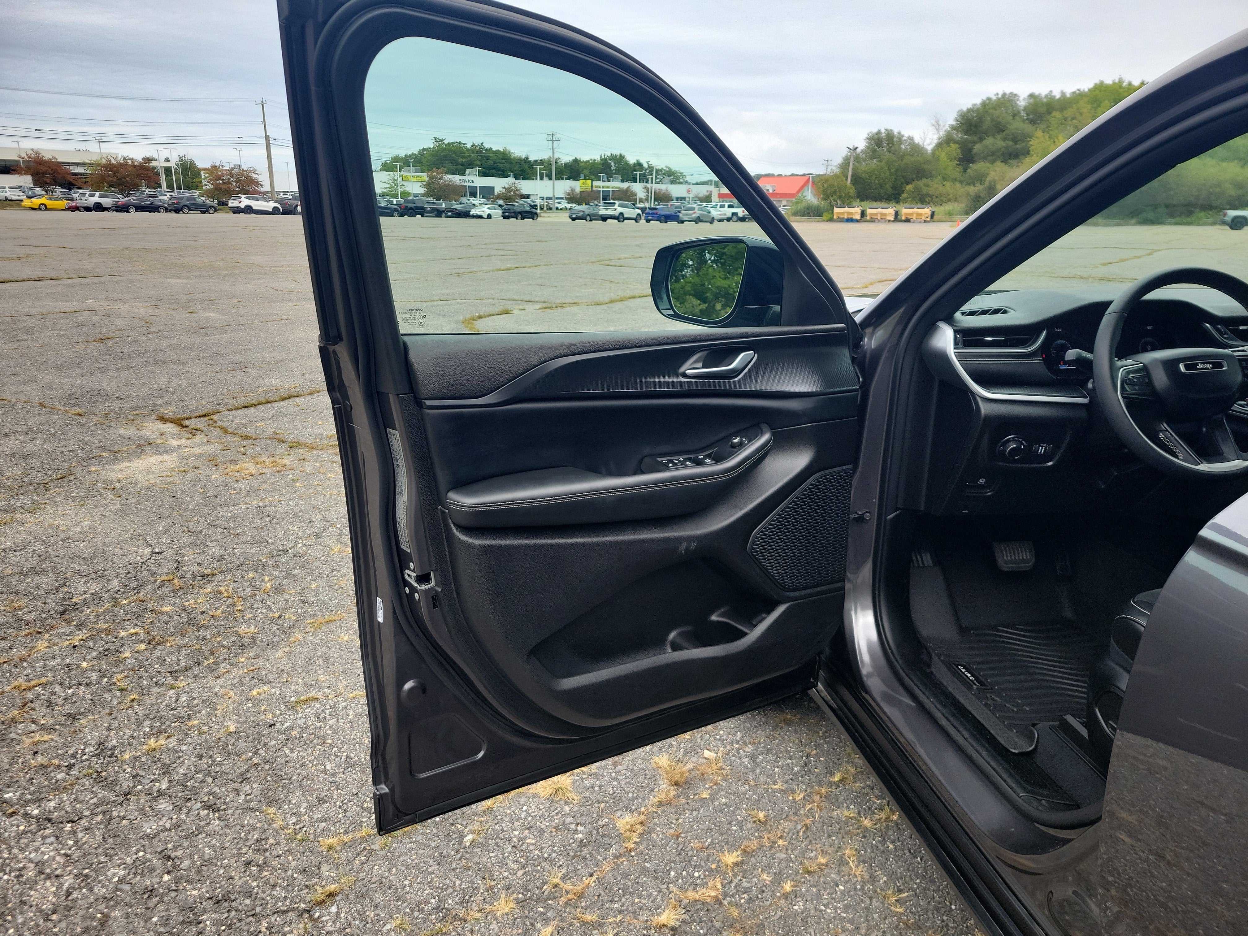2024 Jeep Grand Cherokee L Altitude 4x2