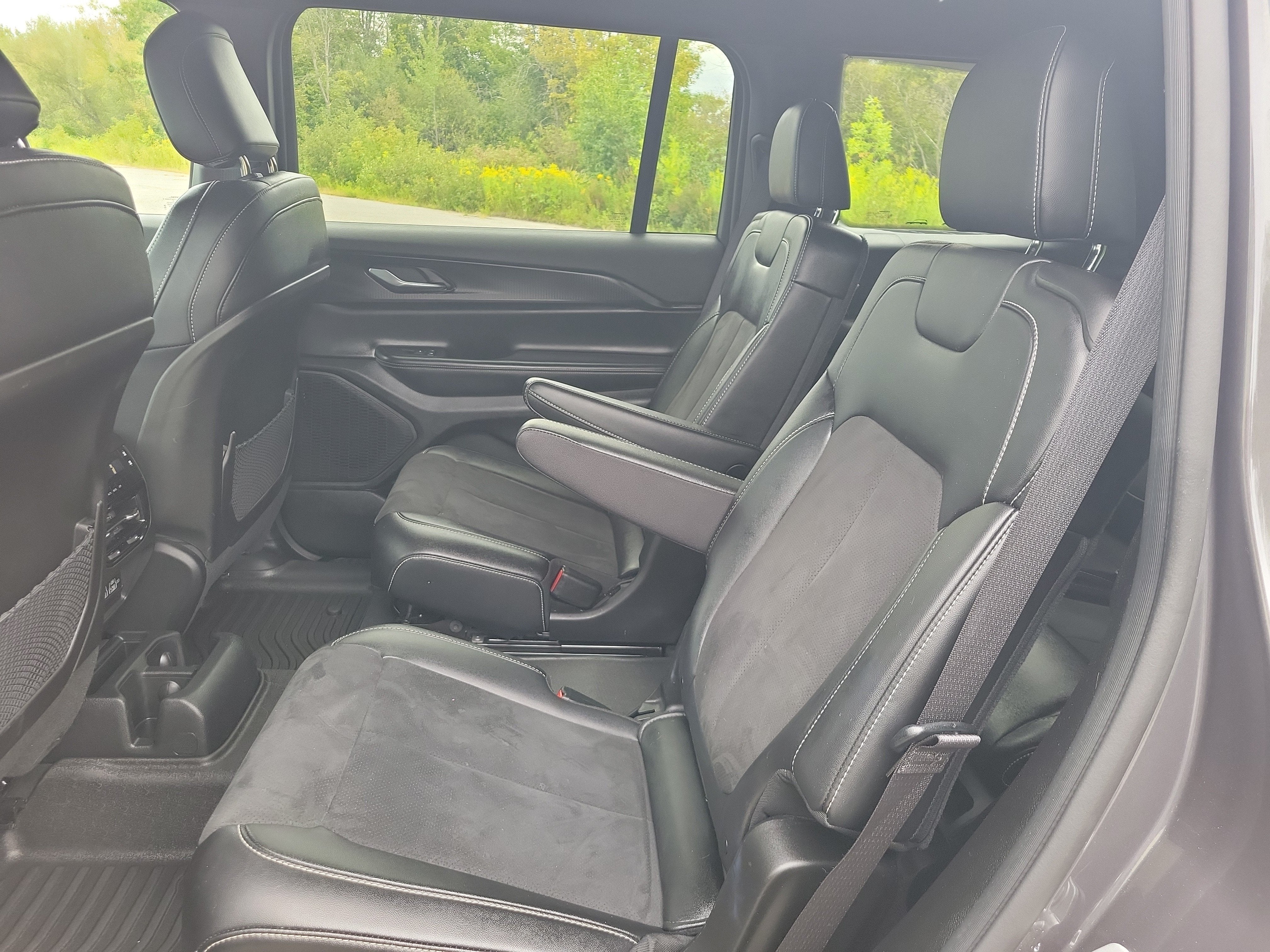 2024 Jeep Grand Cherokee L Altitude 4x2