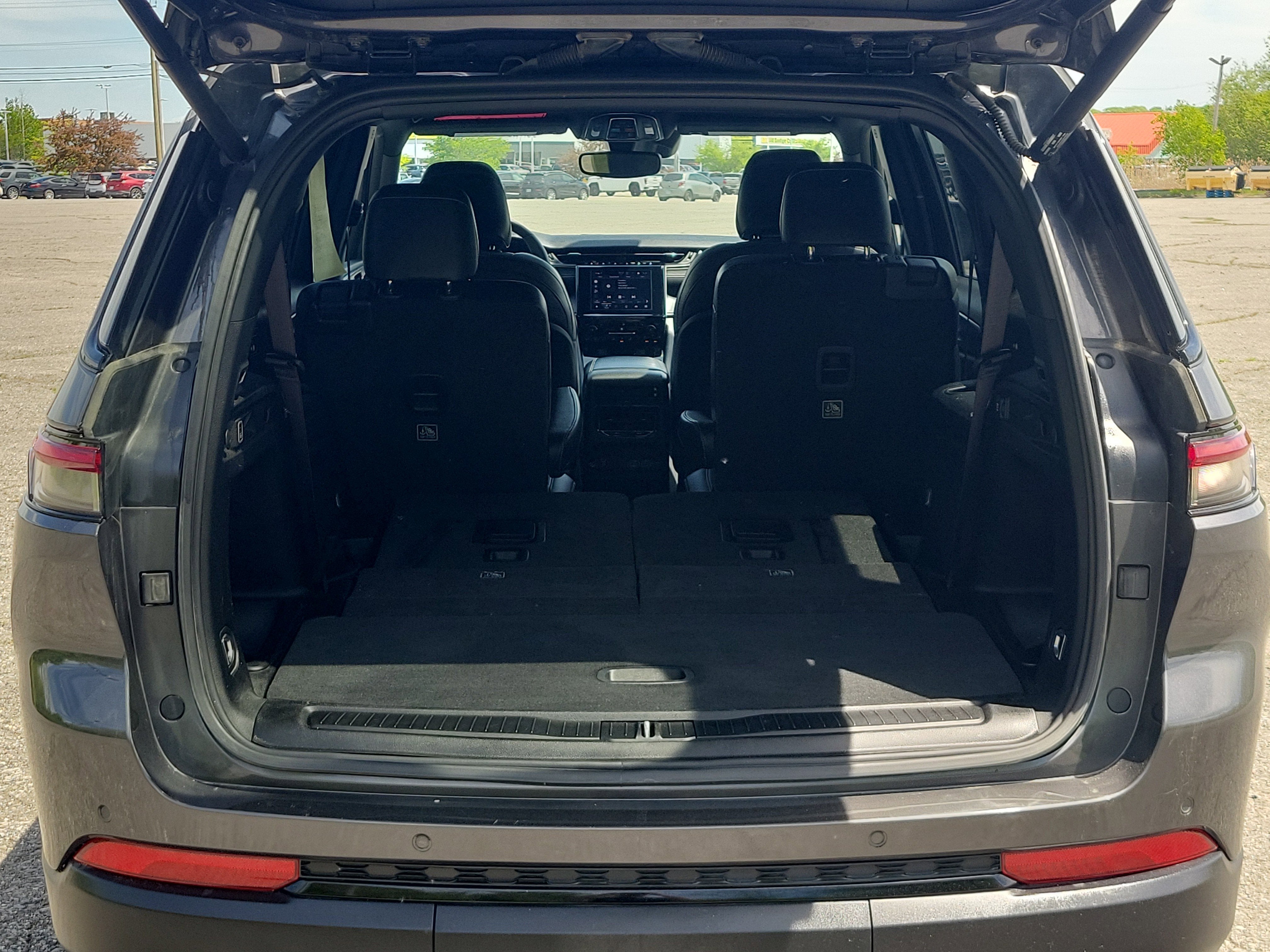 2023 Jeep Grand Cherokee L Altitude 4x4