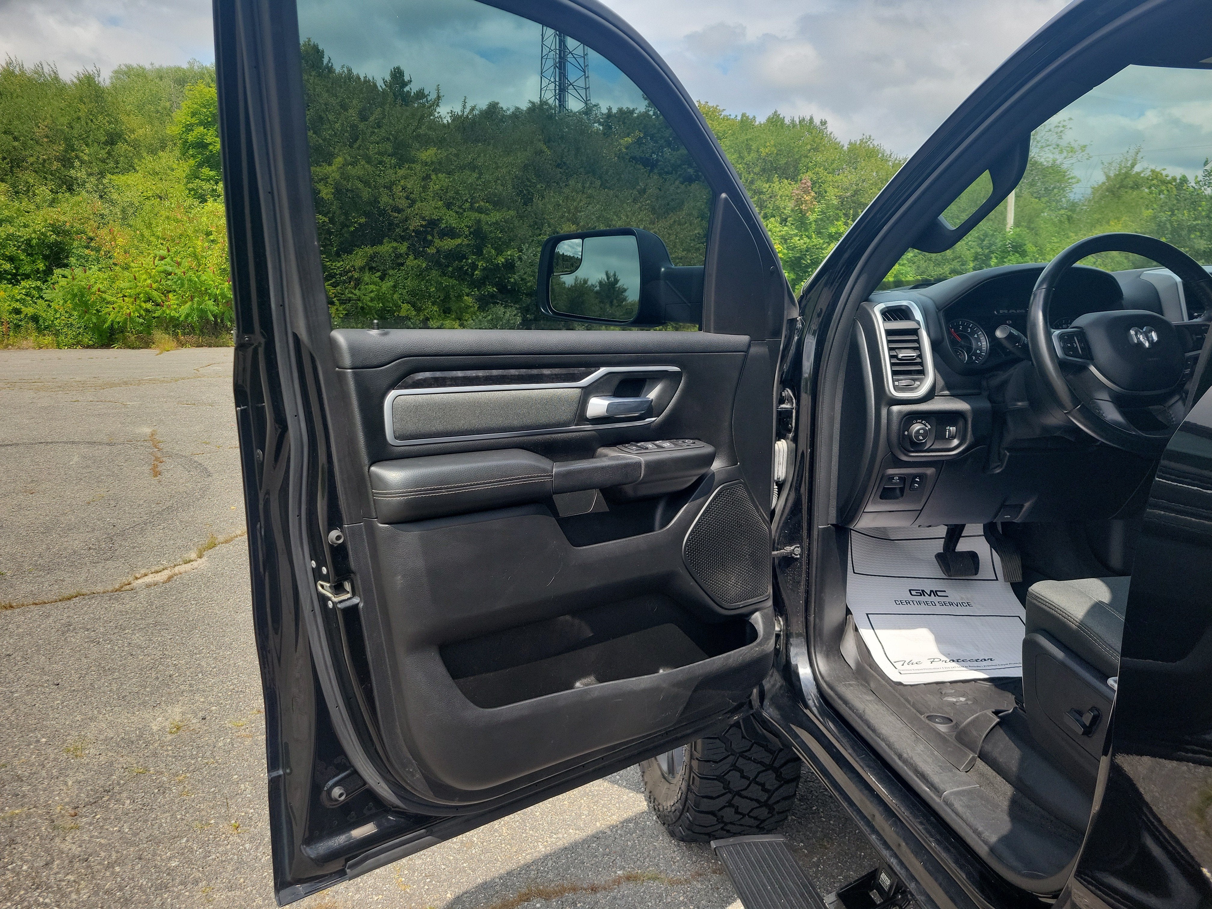 2022 RAM 1500 Big Horn Quad Cab 4x4 6'4" Box