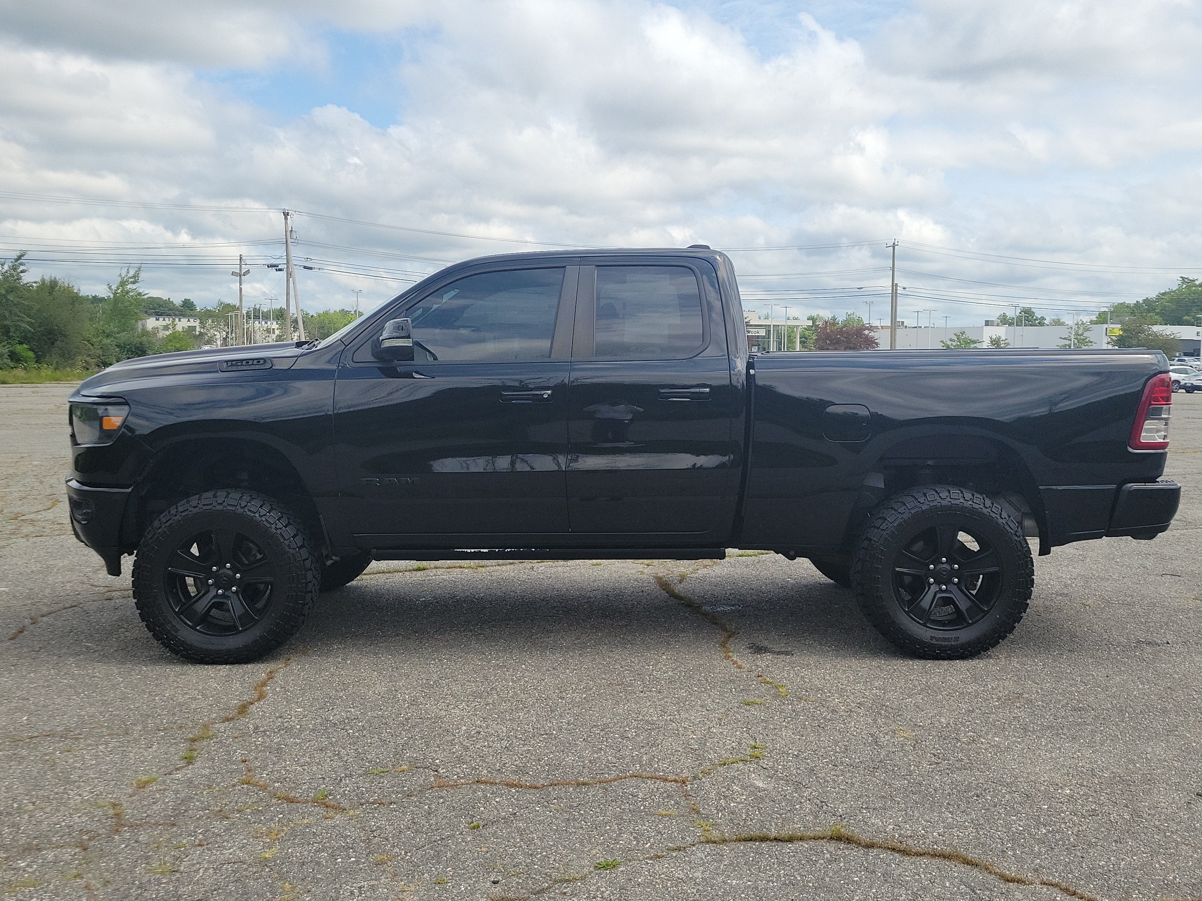 2022 RAM 1500 Big Horn Quad Cab 4x4 6'4" Box