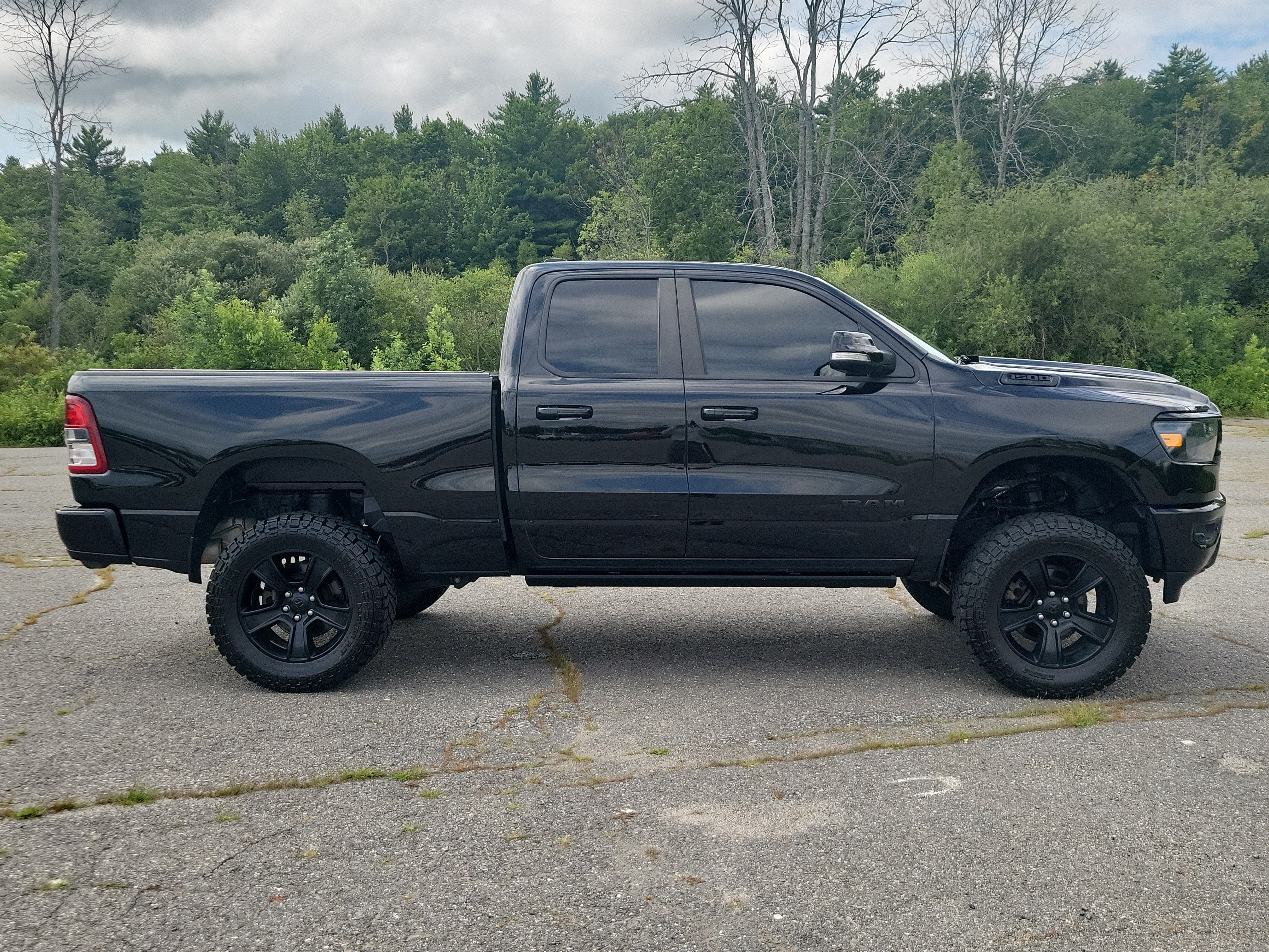 2022 RAM 1500 Big Horn Quad Cab 4x4 6'4" Box