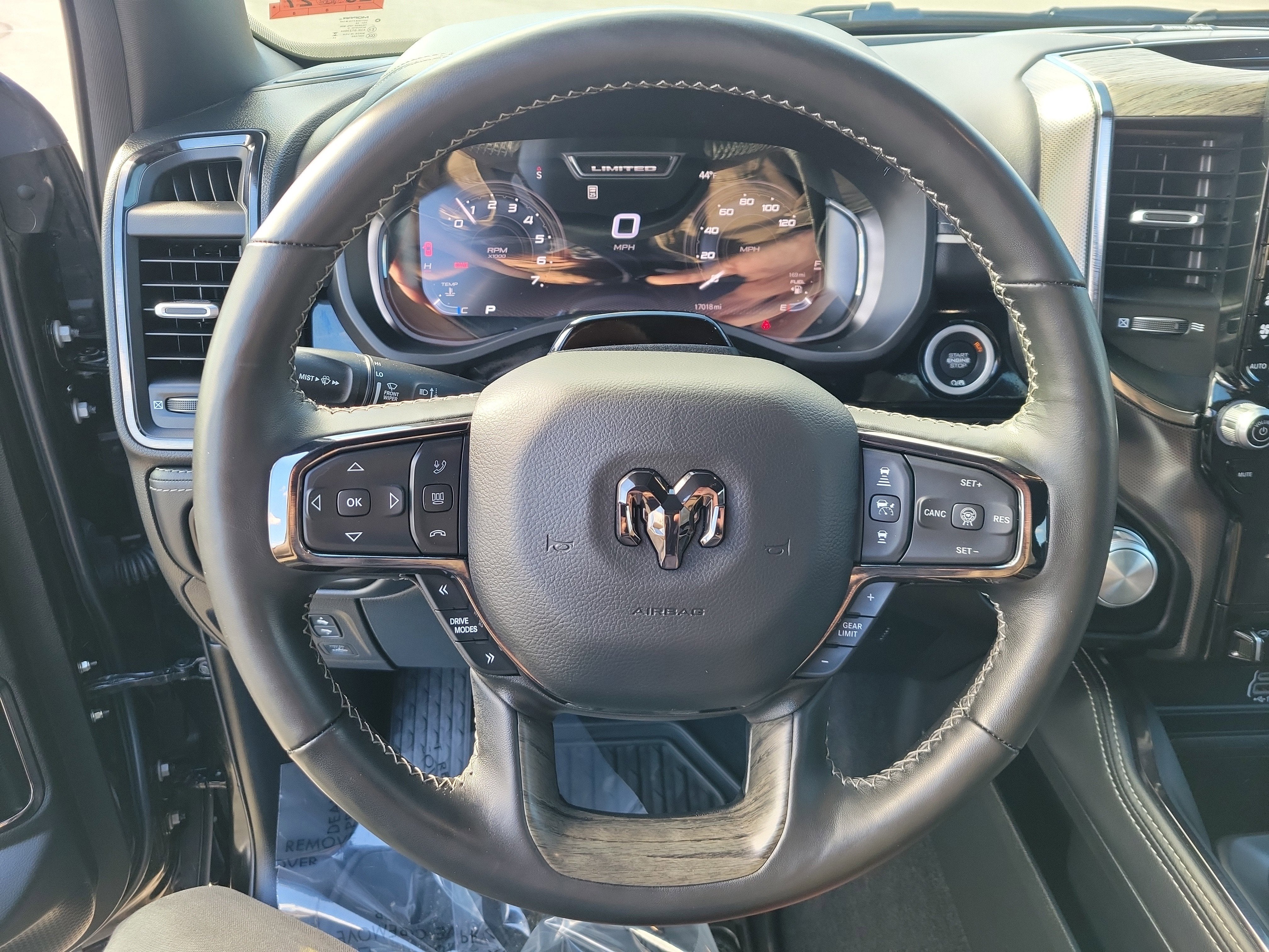 2025 RAM 1500 Limited Crew Cab 4x4 5'7" Box