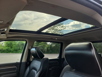 2019 RAM 1500 Laramie Crew Cab 4x4 5'7" Box