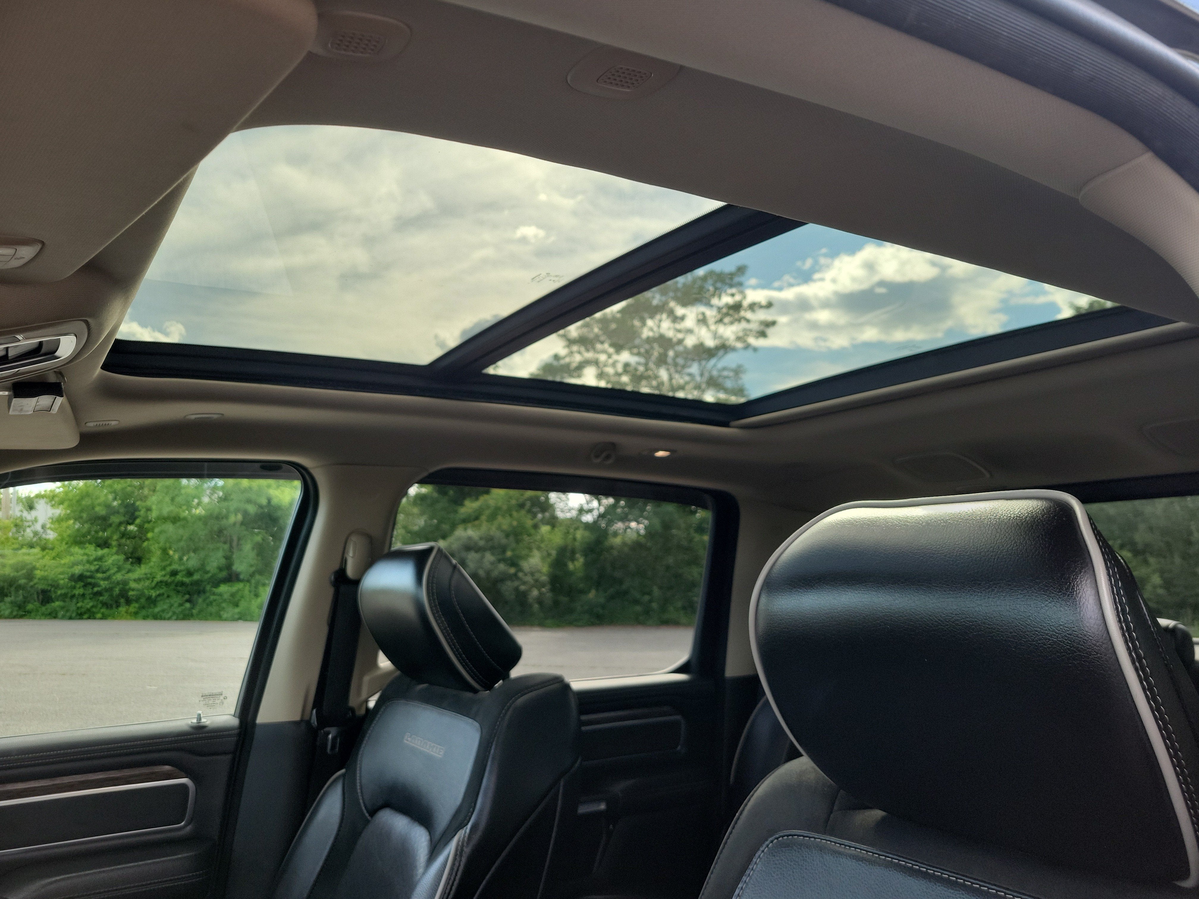 2019 RAM 1500 Laramie Crew Cab 4x4 5'7" Box