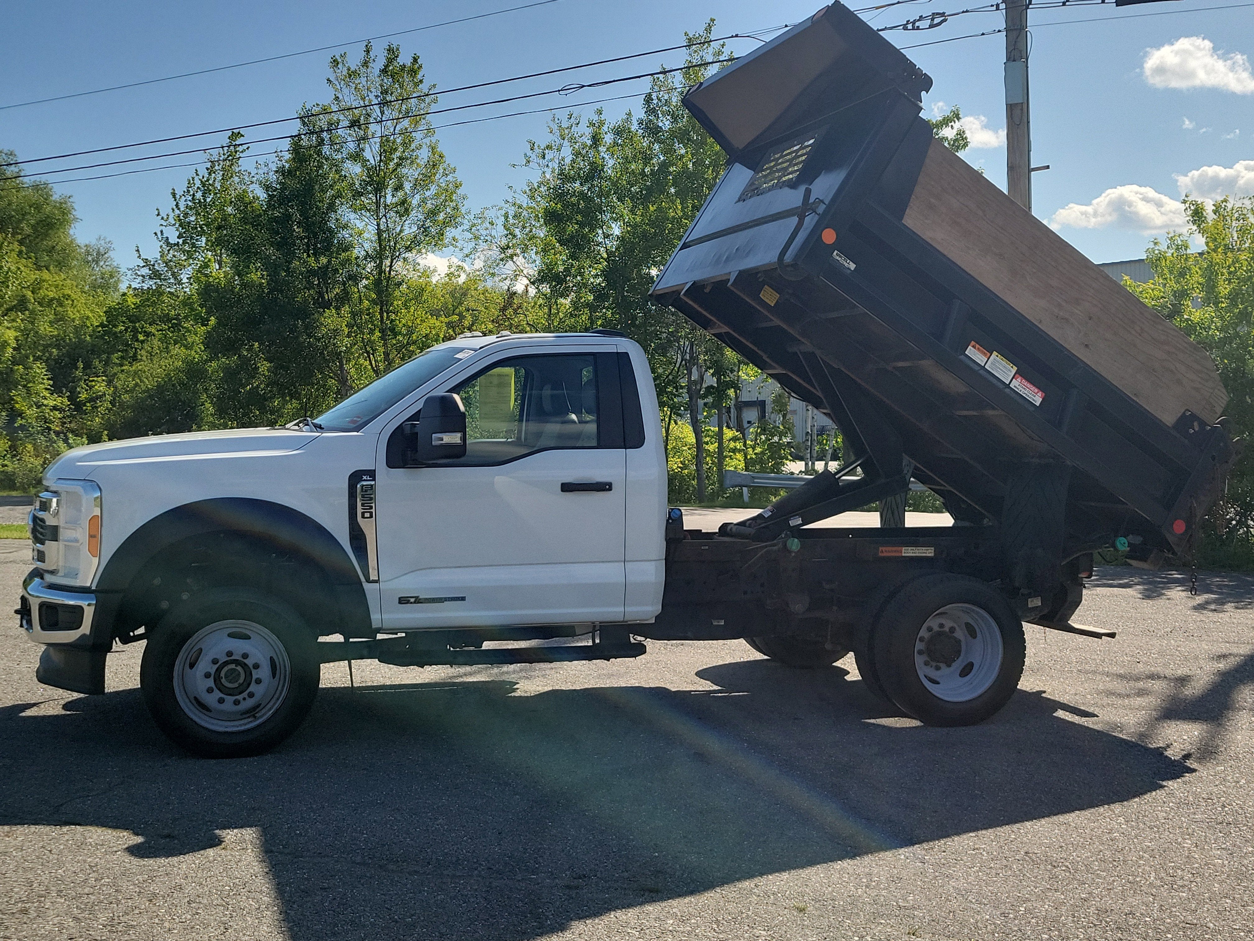 2023 Ford Super Duty F-550 DRW XL