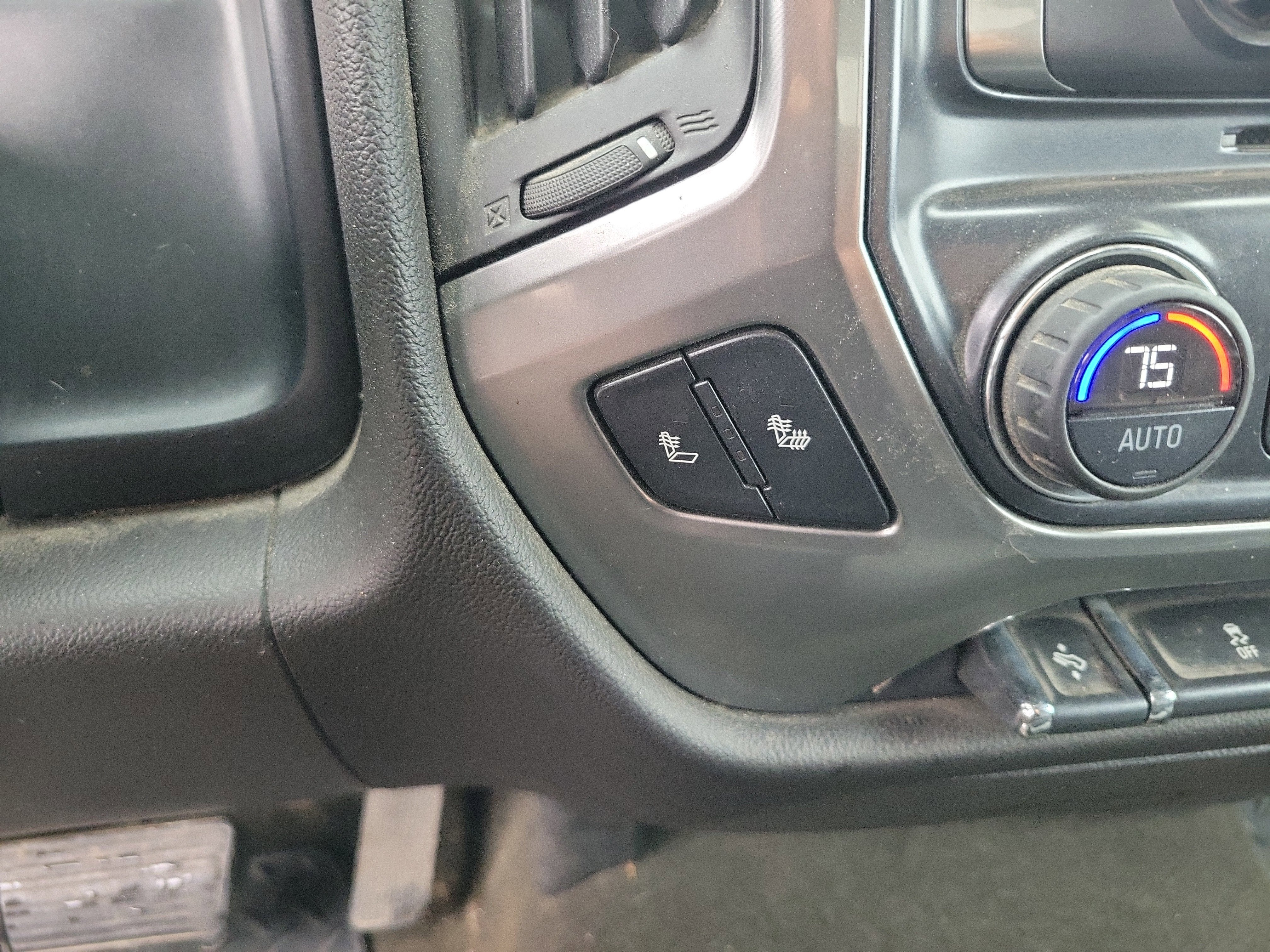 2016 Chevrolet Silverado 1500 LT - Photo 22