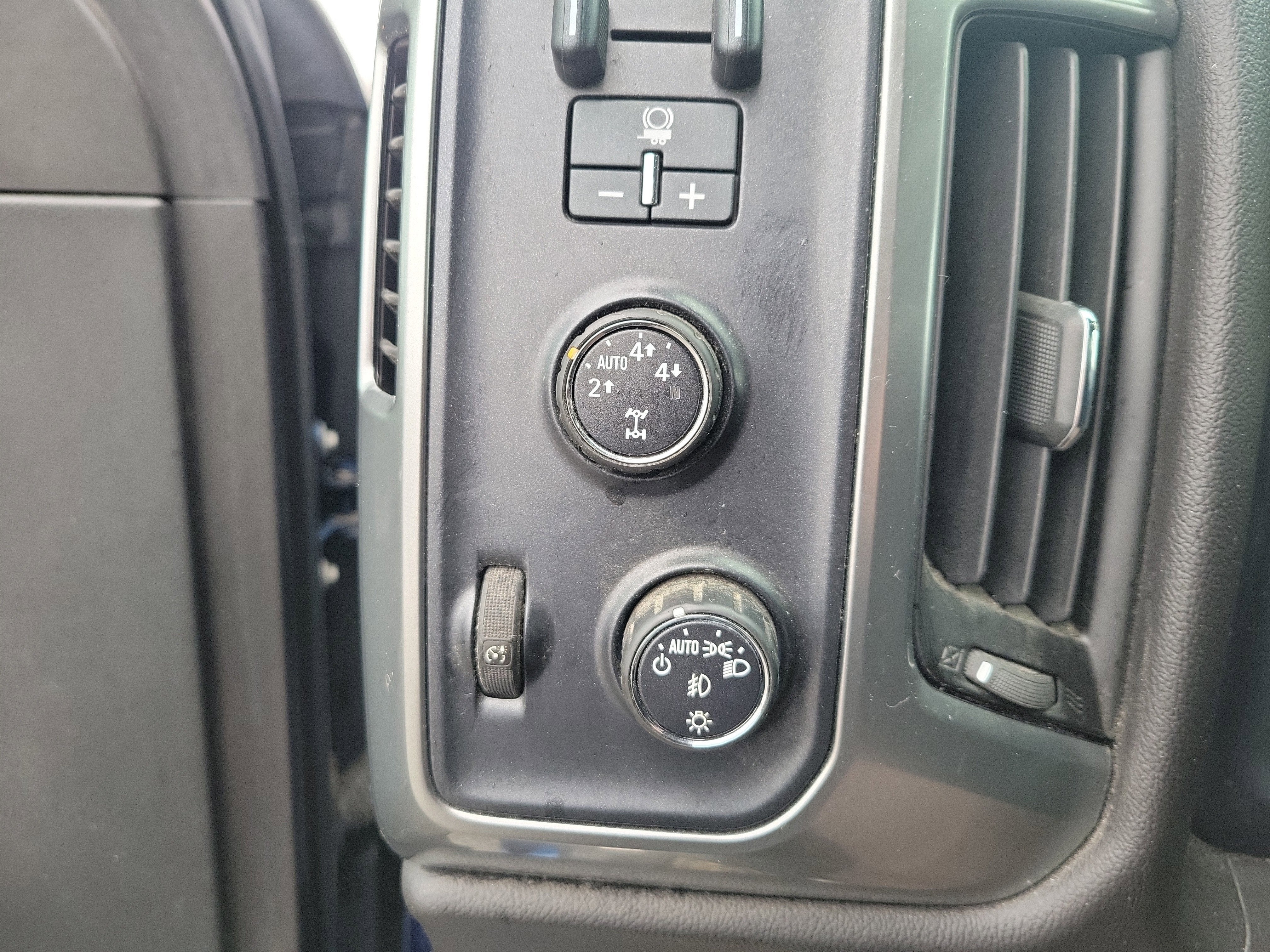 2016 Chevrolet Silverado 1500 LT - Photo 24