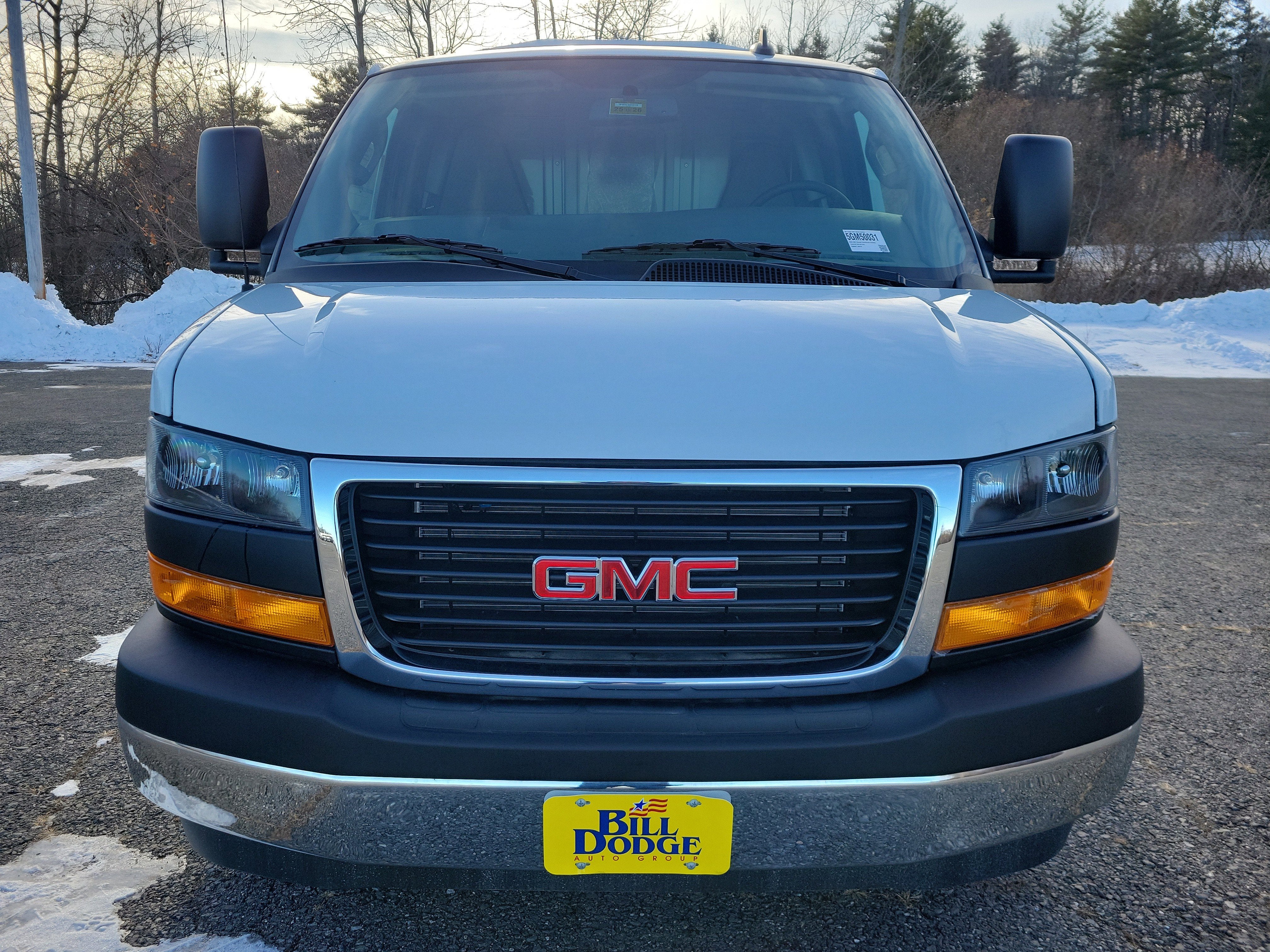 2025 GMC Savana Cutaway 3500 1WT