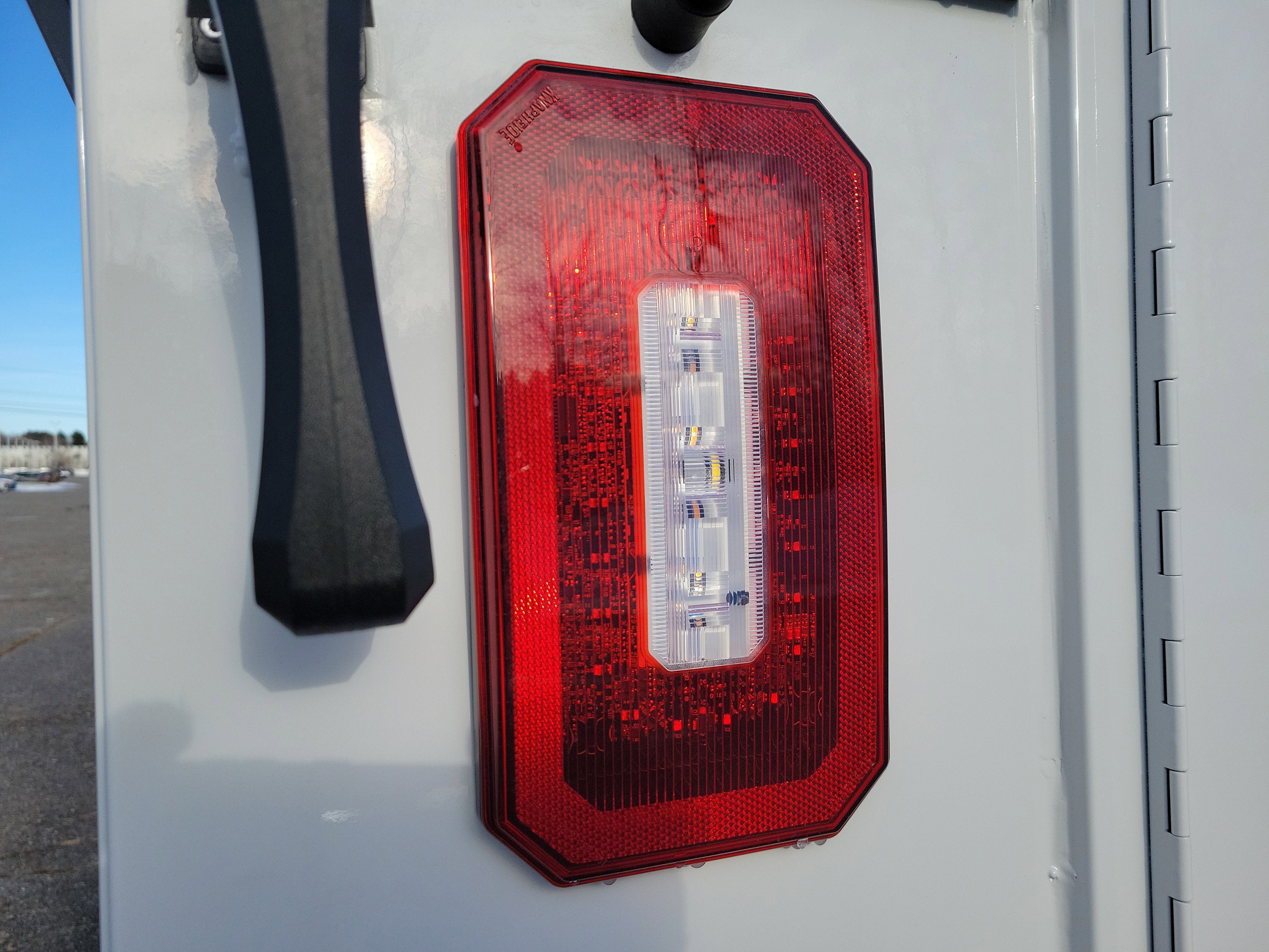 2025 GMC Savana Cutaway 3500 1WT