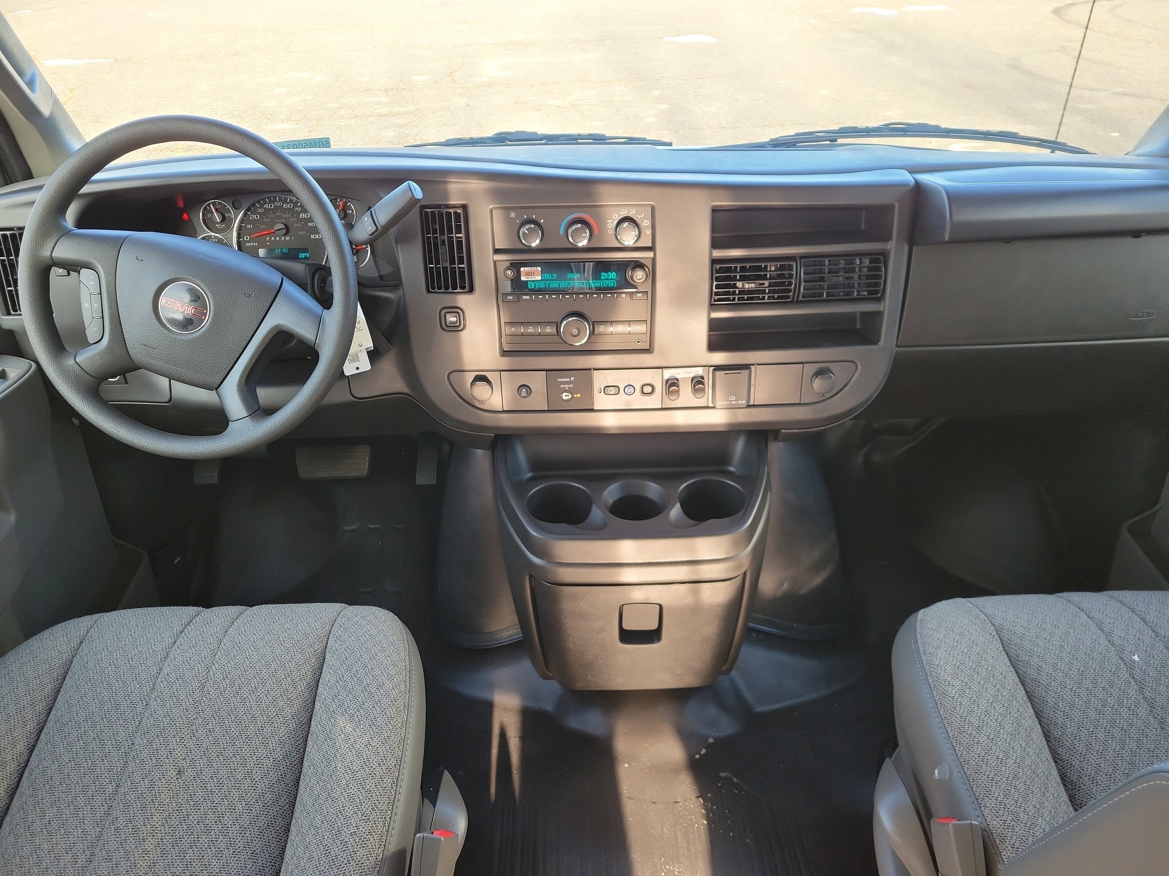 2025 GMC Savana Cutaway 3500 1WT