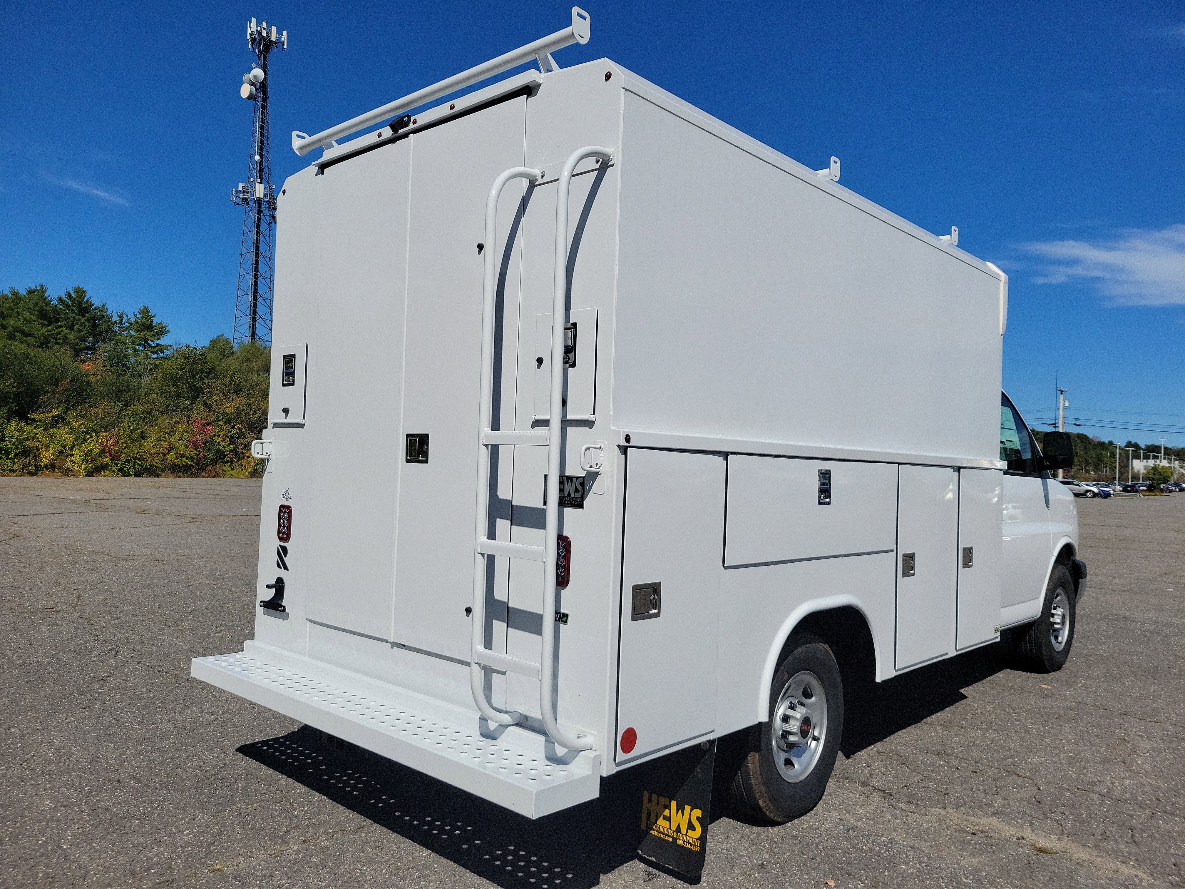 2025 GMC Savana Cutaway 3500 1WT