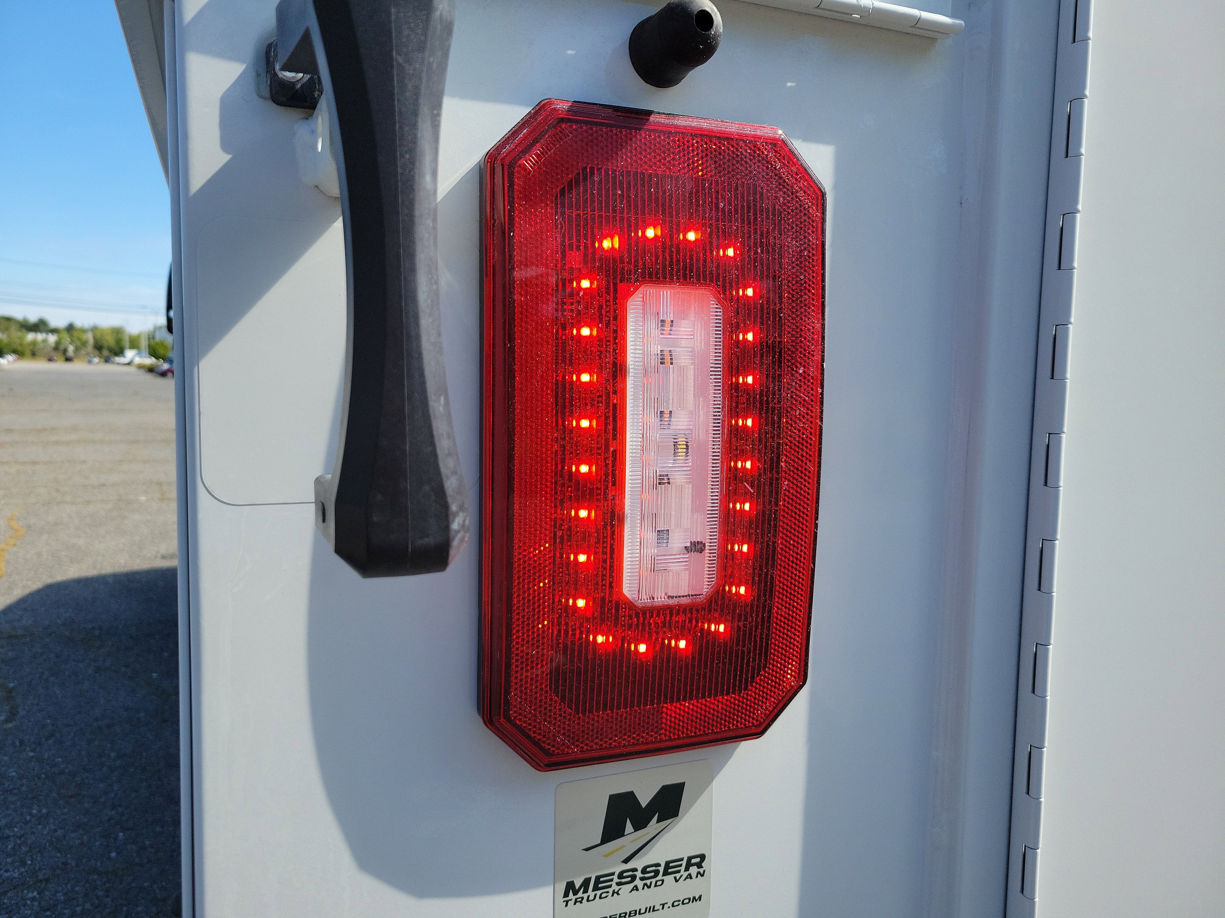 2025 GMC Savana Cutaway 3500 1WT