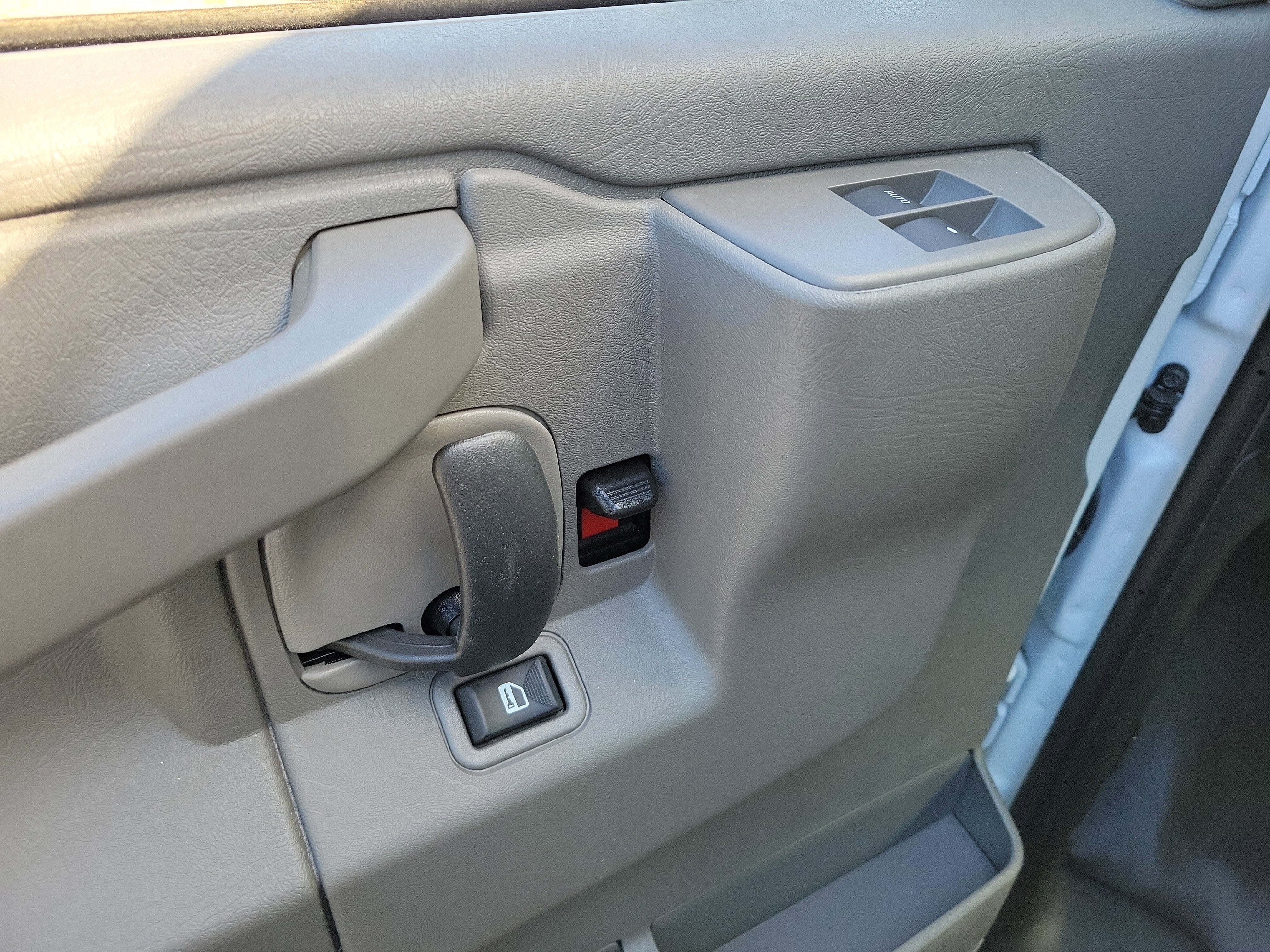 2025 GMC Savana Cutaway 3500 1WT