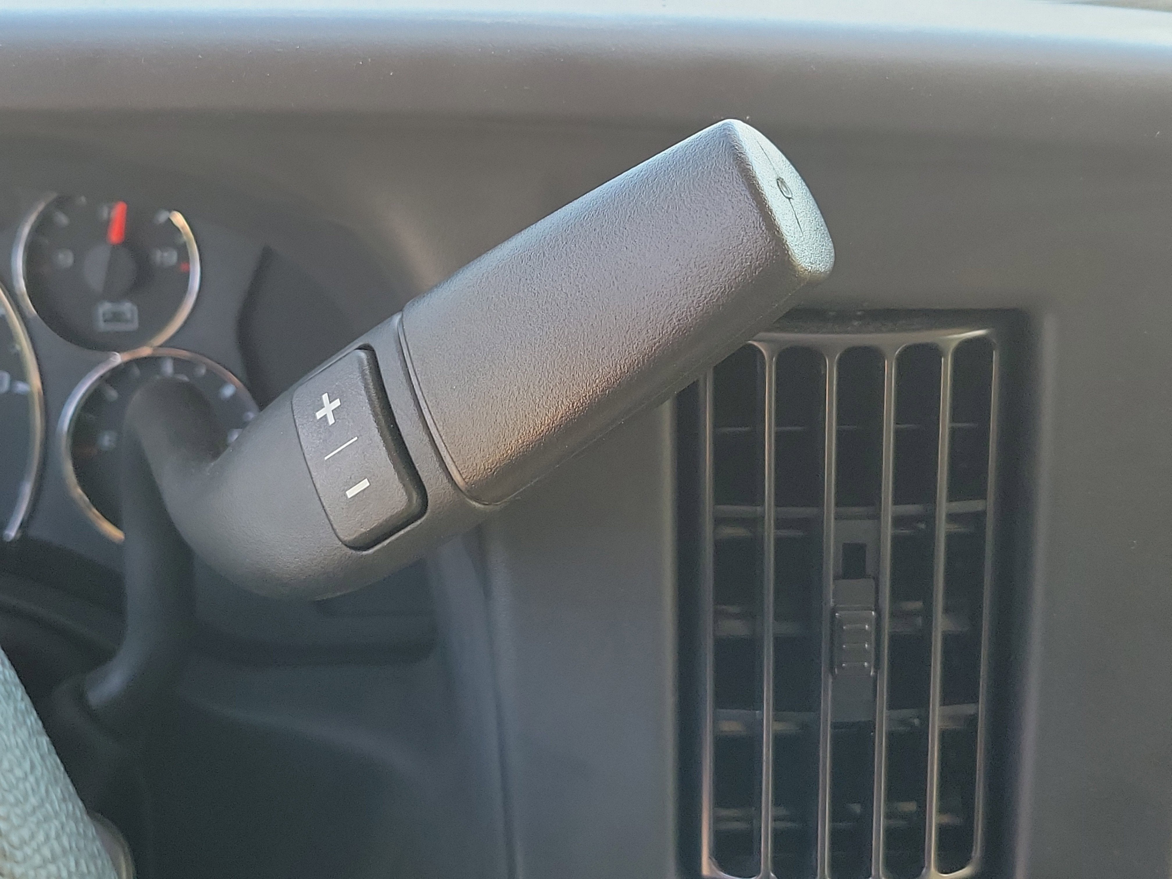 2025 GMC Savana Cutaway 3500 1WT