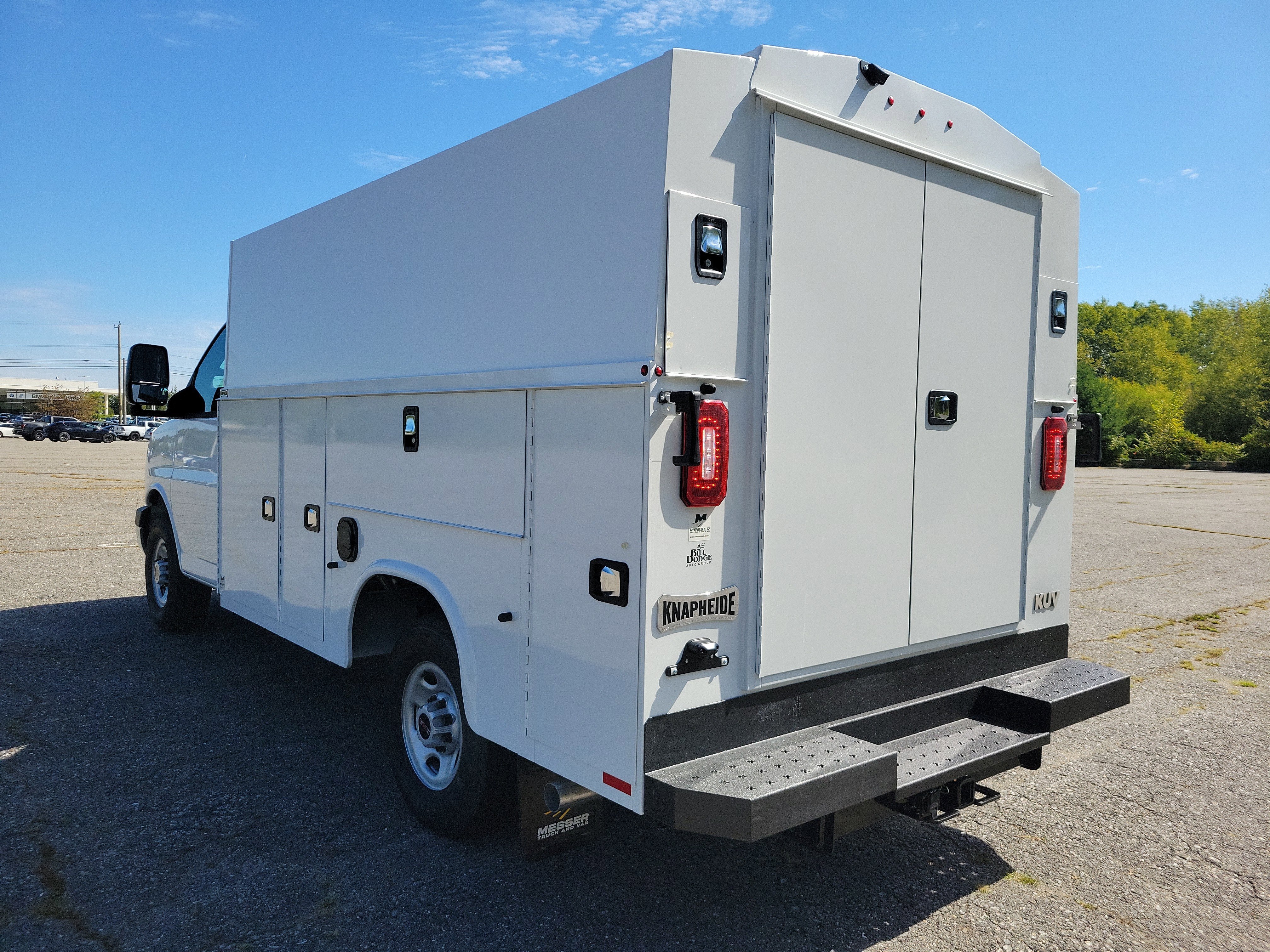 2025 GMC Savana Cutaway 3500 1WT