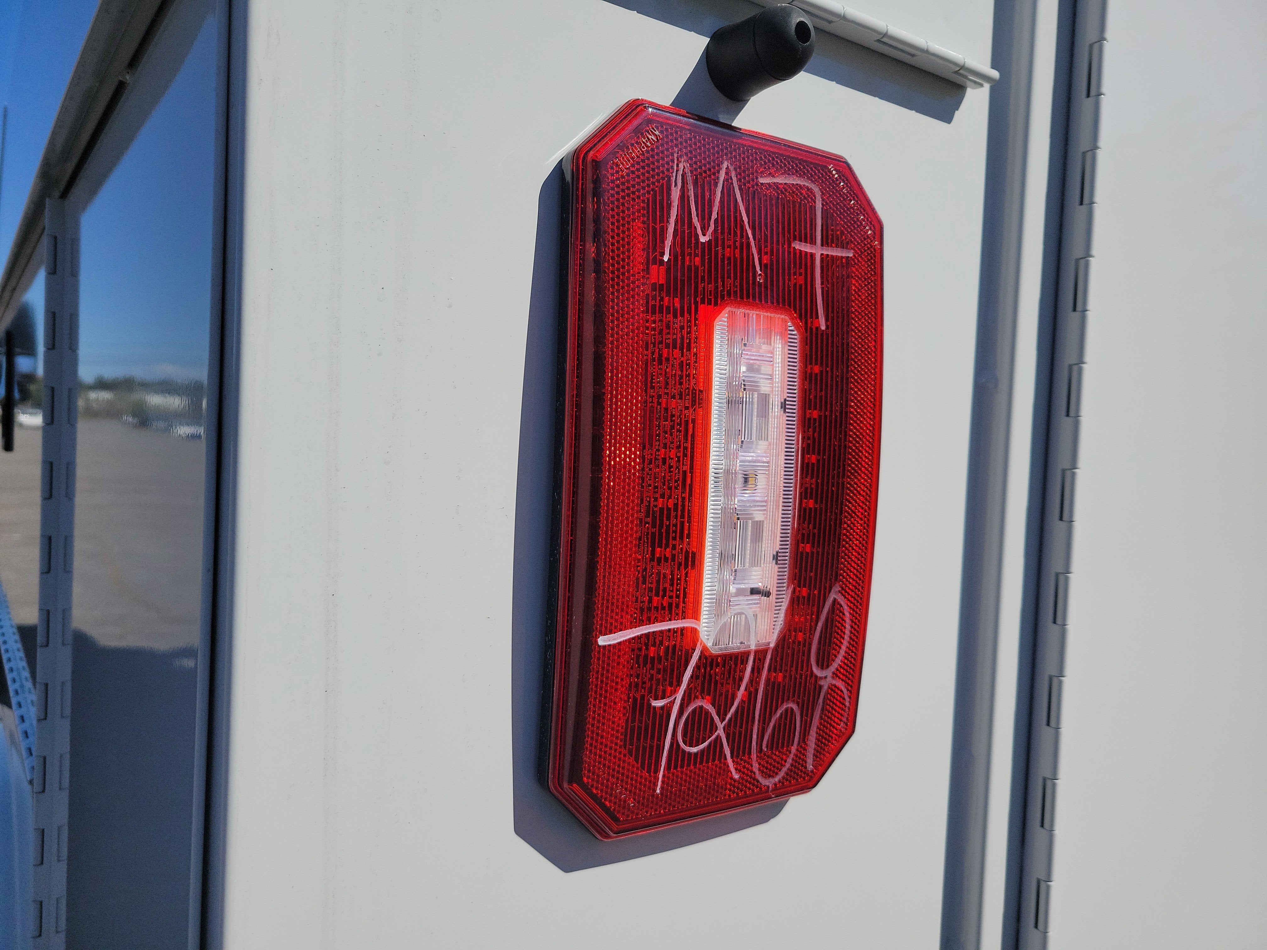 2025 GMC Savana Cutaway 3500 1WT