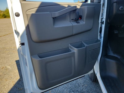 2025 GMC Savana Cutaway 3500 1WT