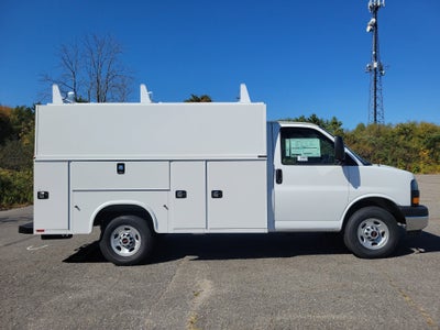 2025 GMC Savana Cutaway 3500 1WT