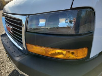 2025 GMC Savana Cutaway 3500 1WT