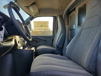 2025 GMC Savana Cutaway 3500 1WT