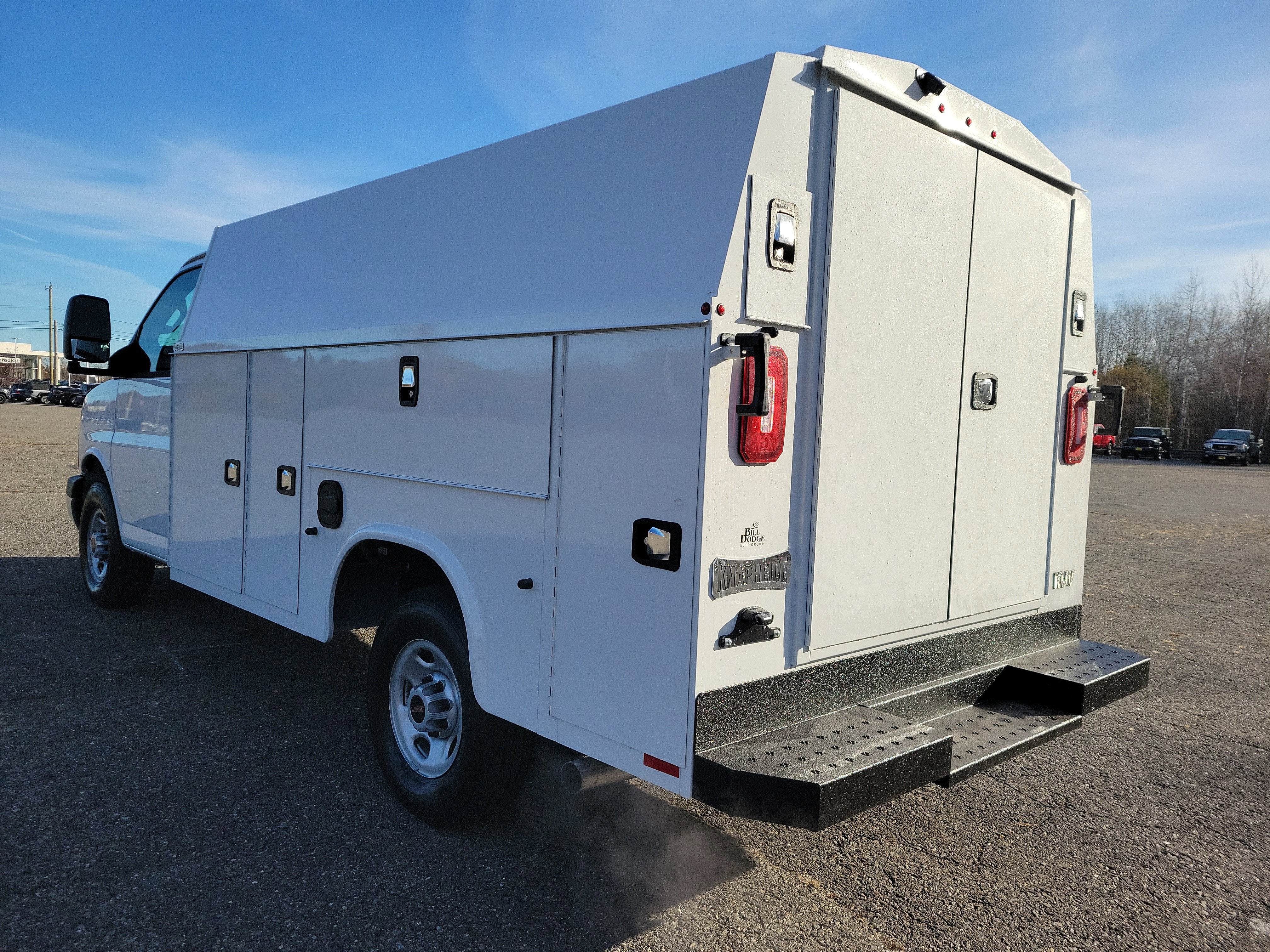 2025 GMC Savana Cutaway 3500 1WT