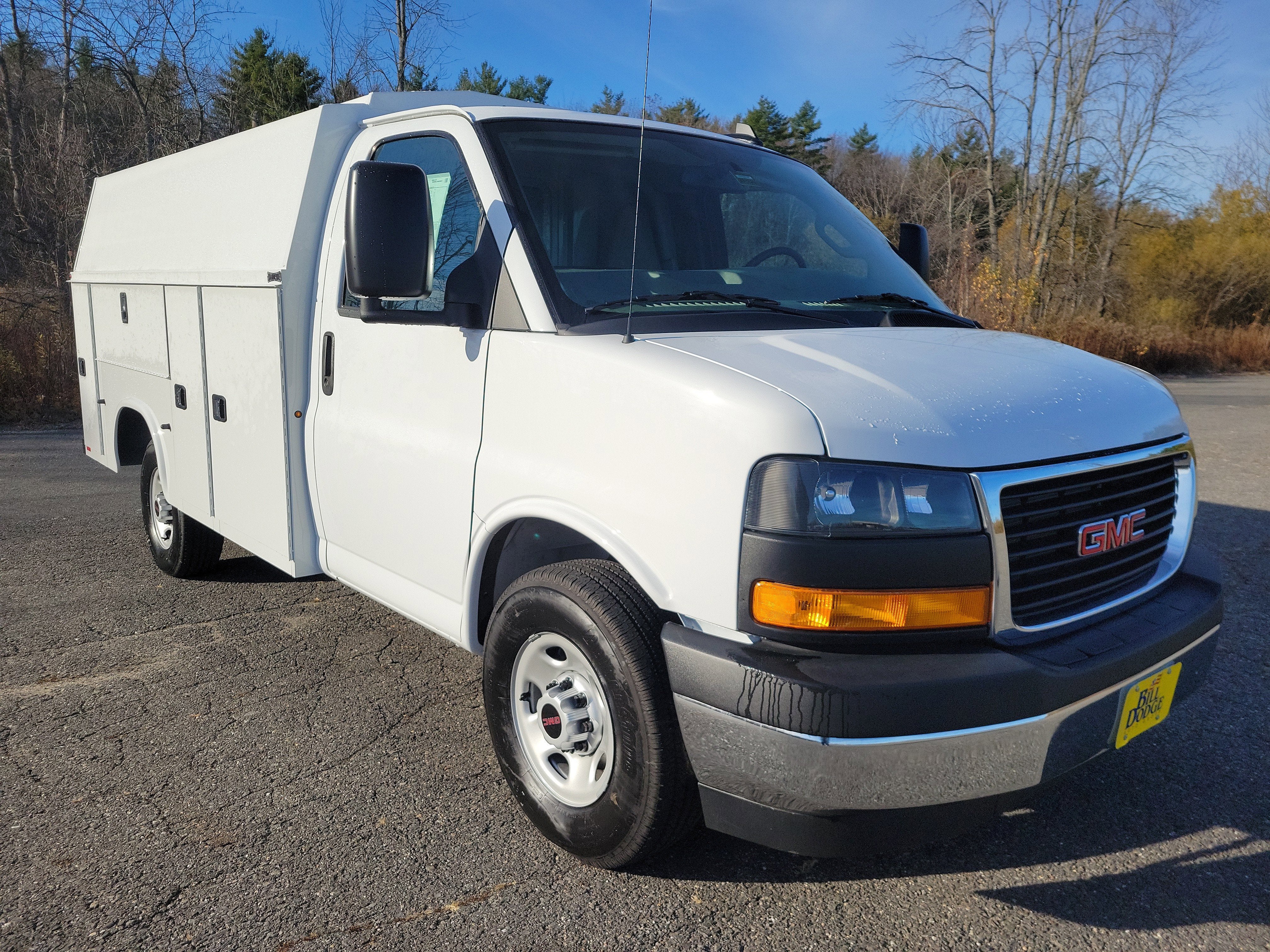 2025 GMC Savana Cutaway 3500 1WT