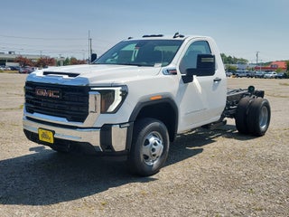 2026 GMC Sierra 3500 HD Chassis Cab Pro