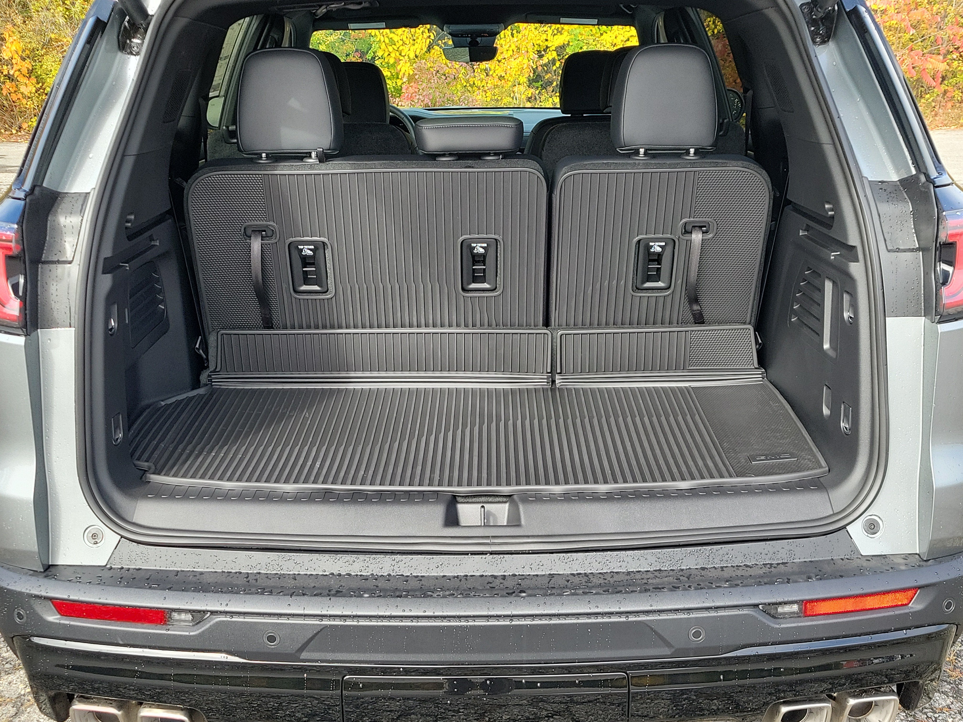 2027 GMC Acadia AT4