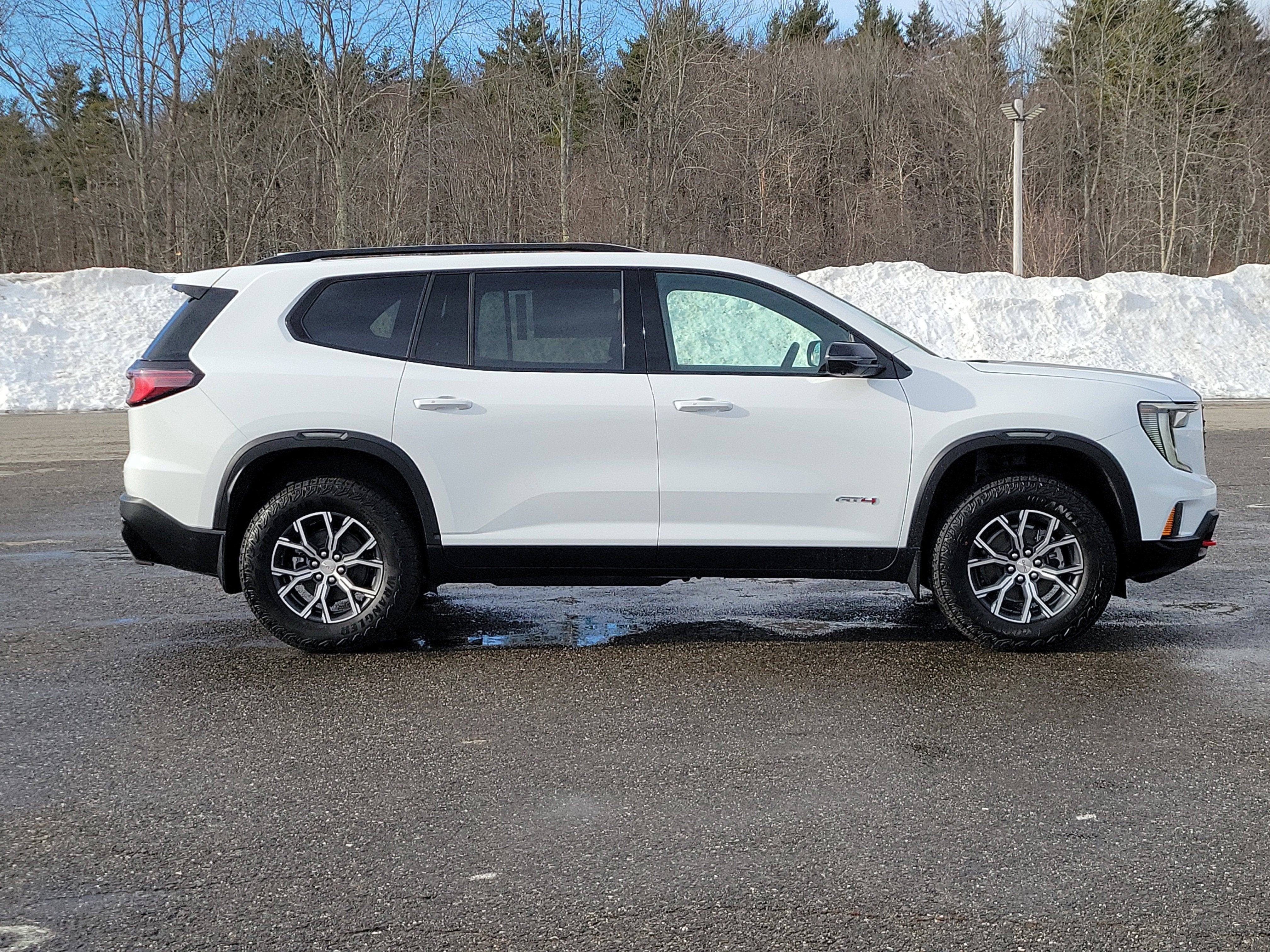 2026 GMC Acadia AT4