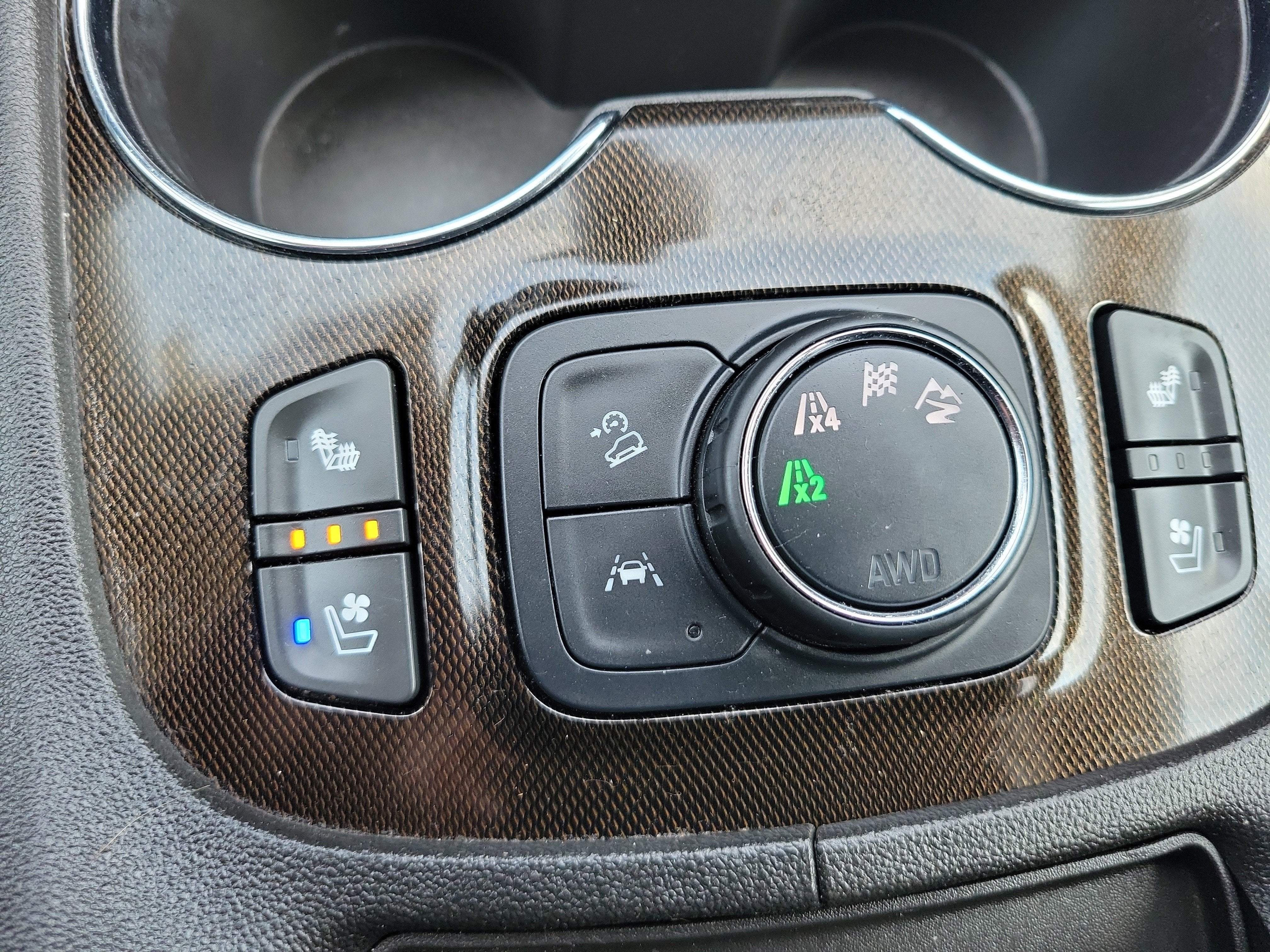 2022 GMC Acadia AT4