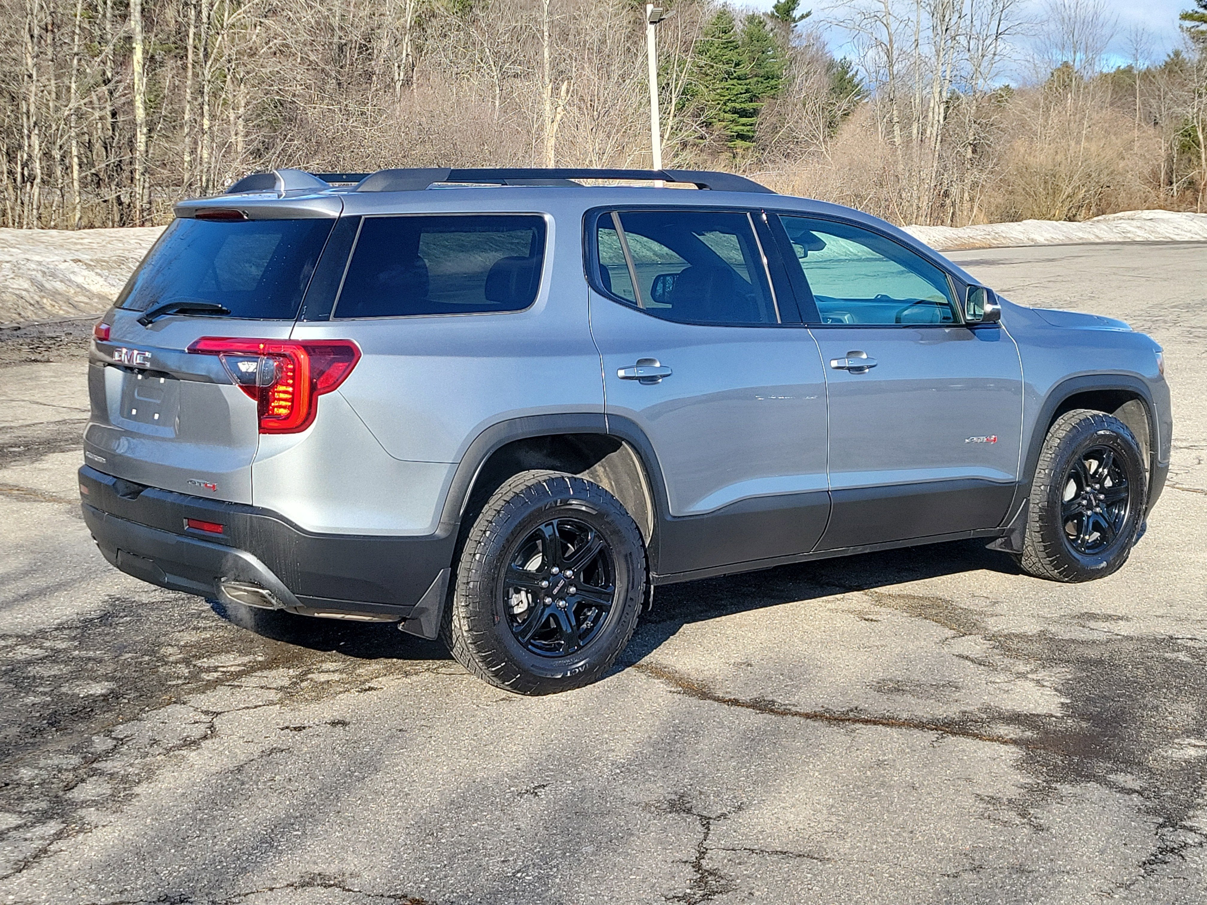2023 GMC Acadia AT4