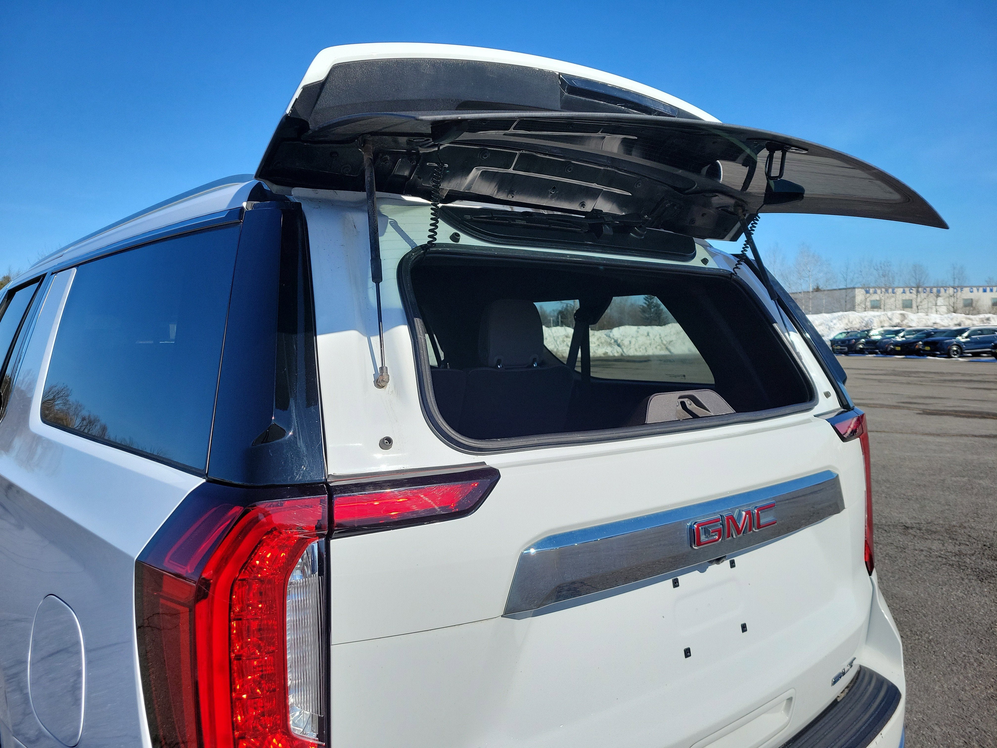 2023 GMC Yukon XL SLT