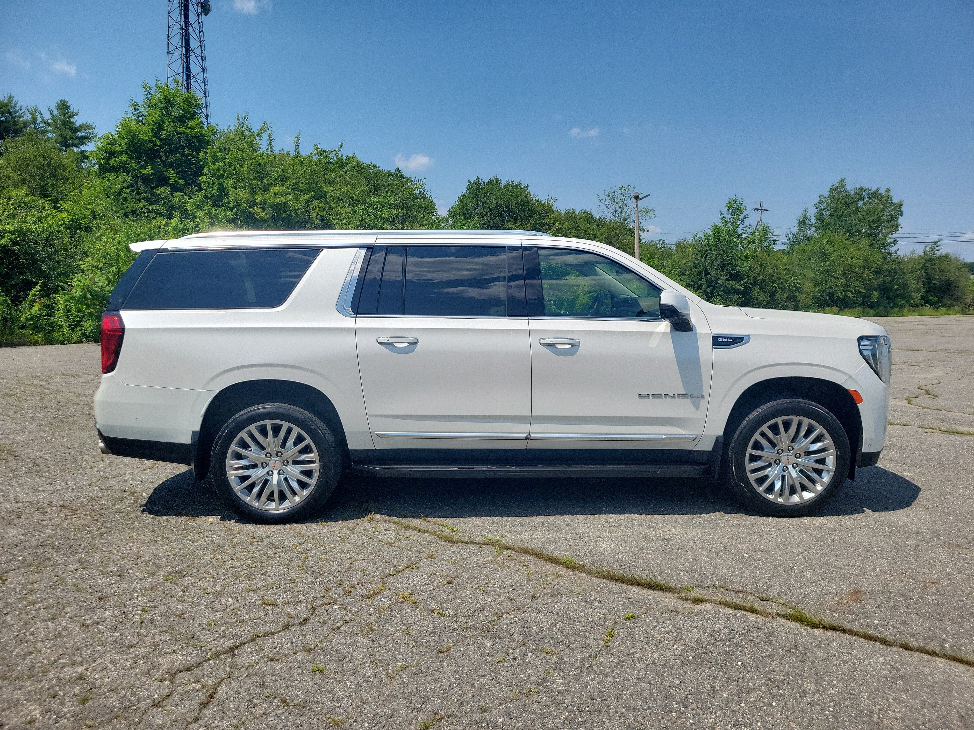 2023 GMC Yukon XL Denali