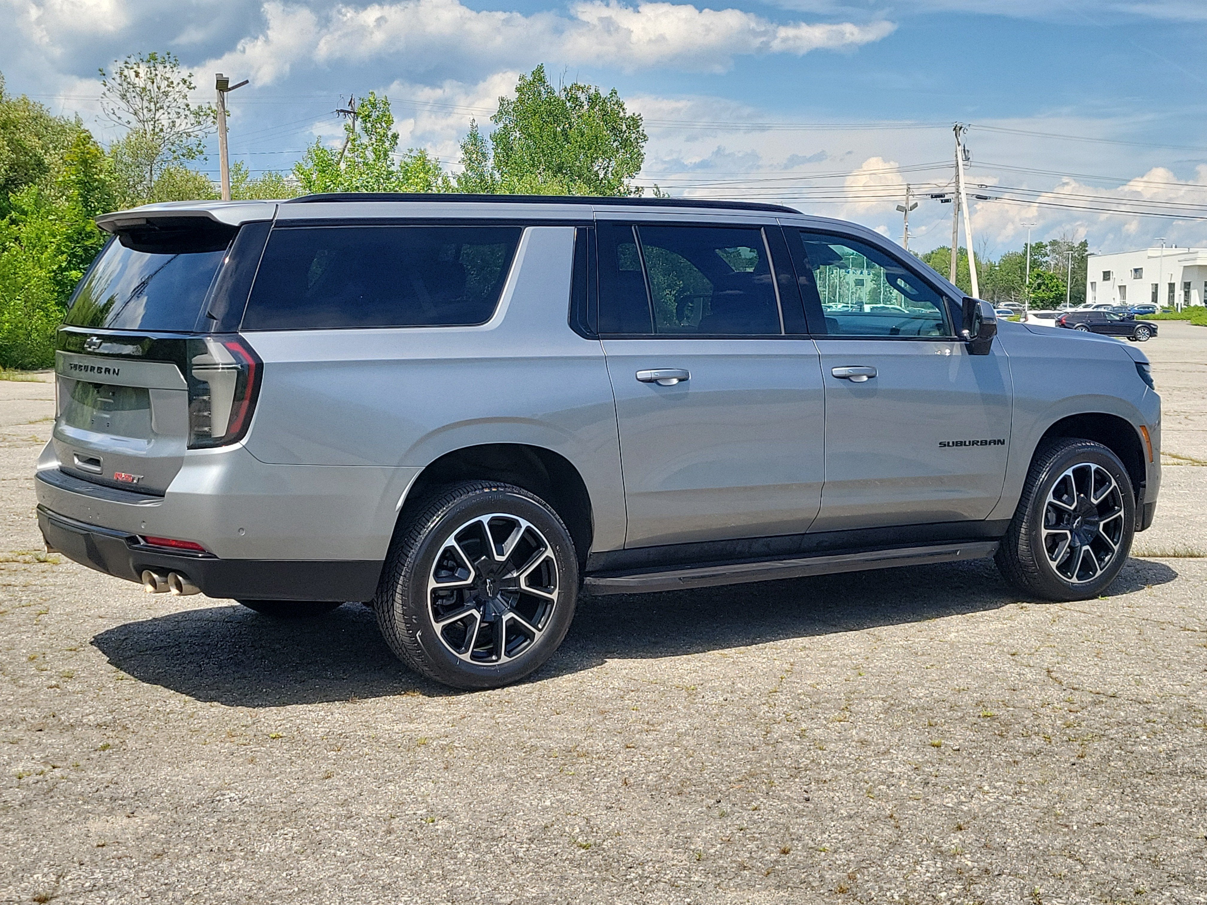 2025 Chevrolet Suburban RST