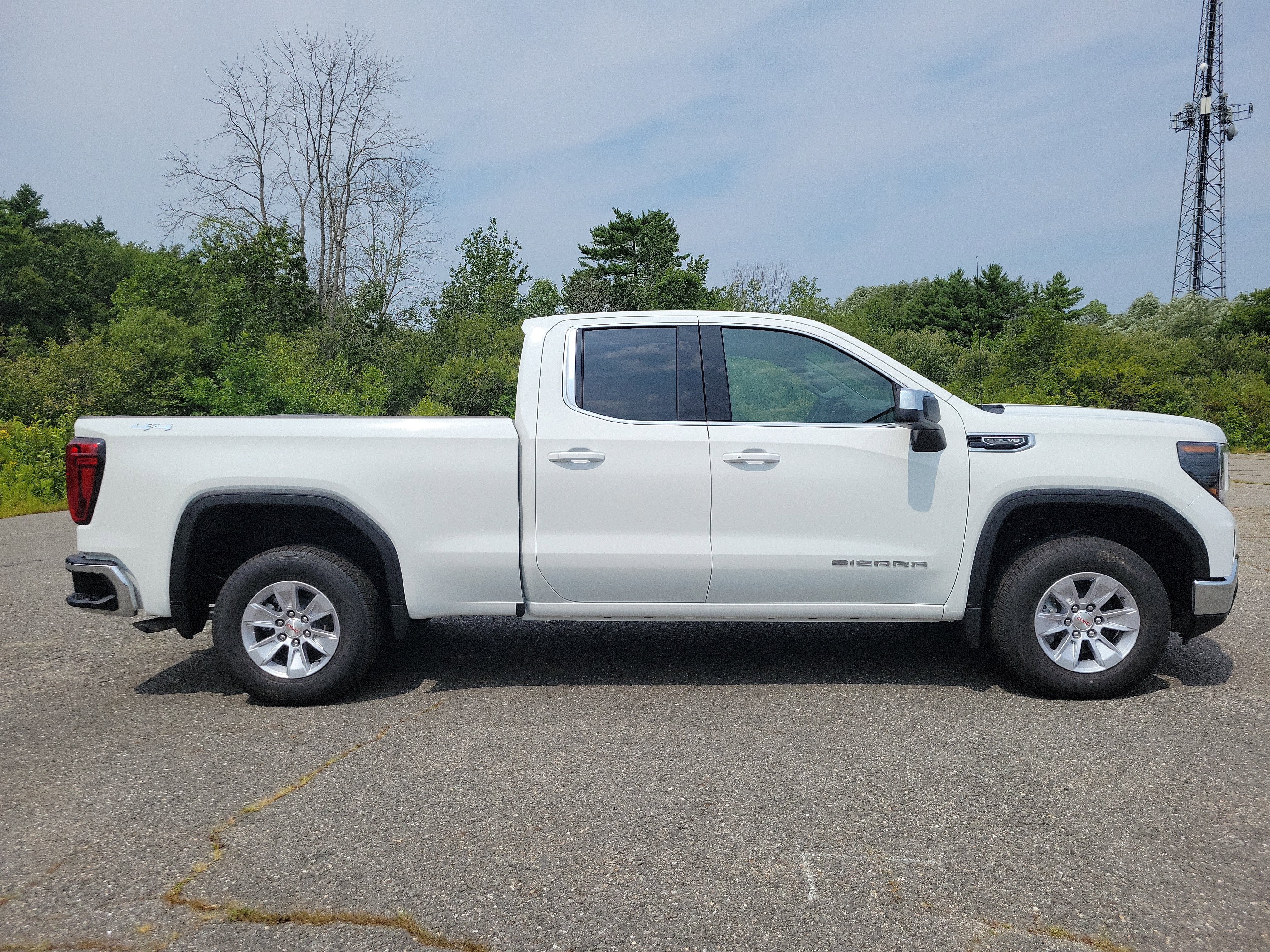 2026 GMC Sierra 1500 SLE