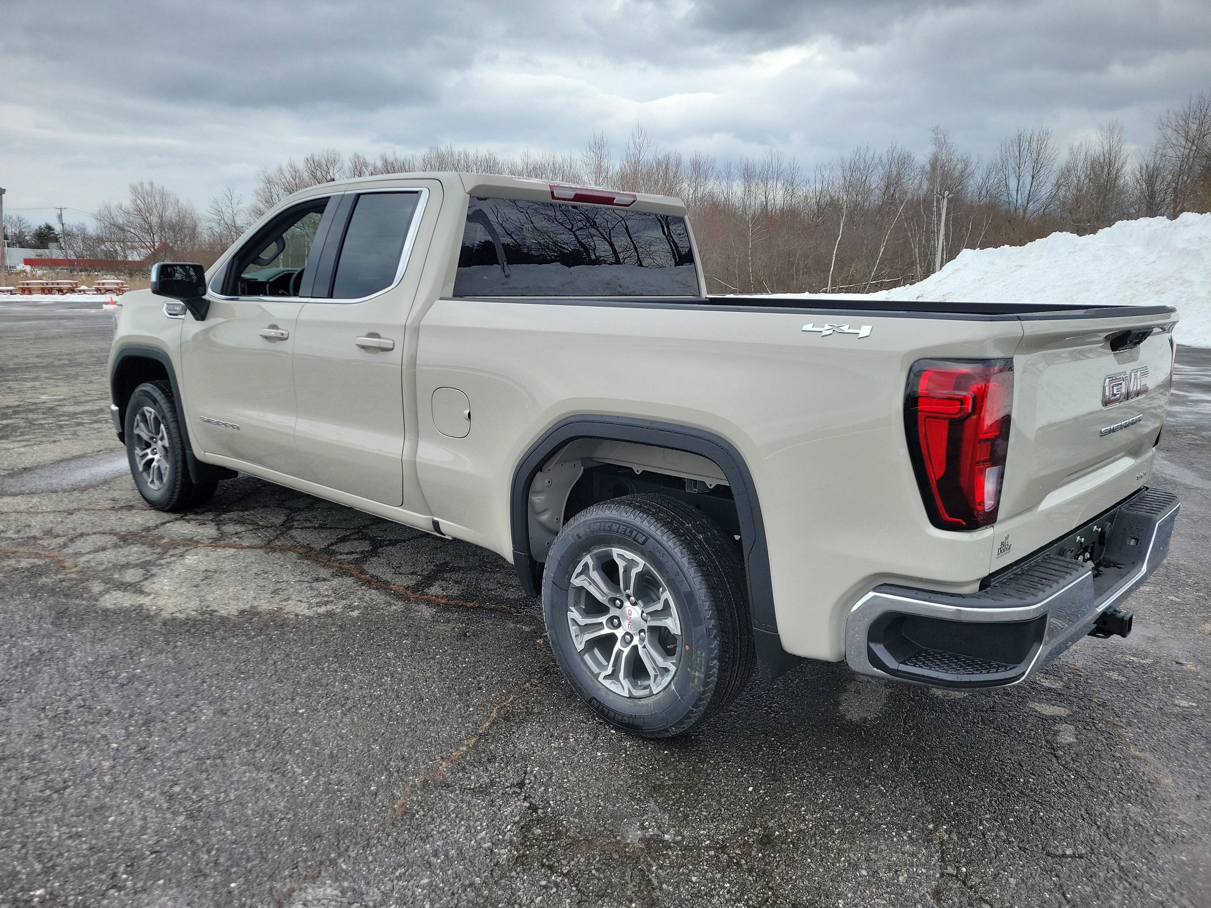 2026 GMC Sierra 1500 SLE