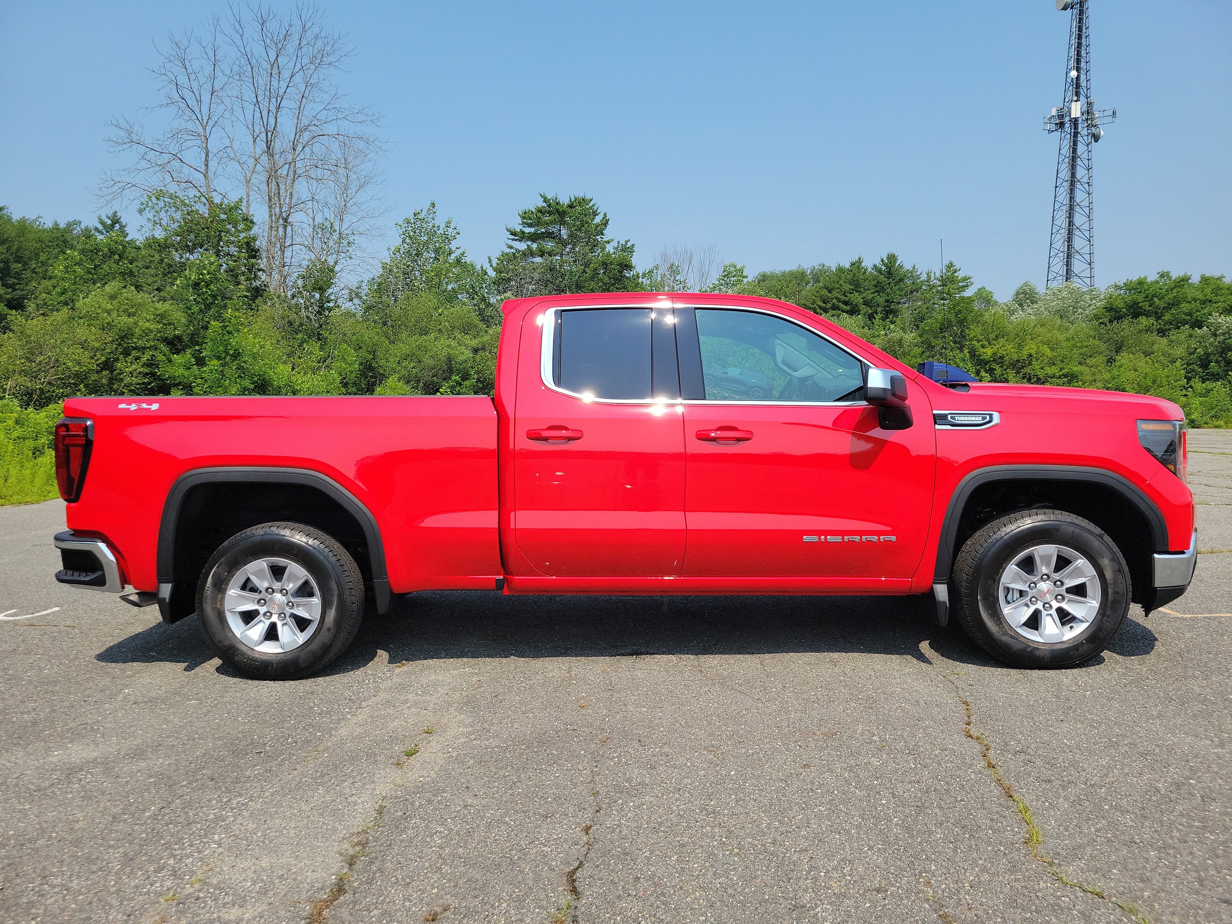 2025 GMC Sierra 1500 SLE