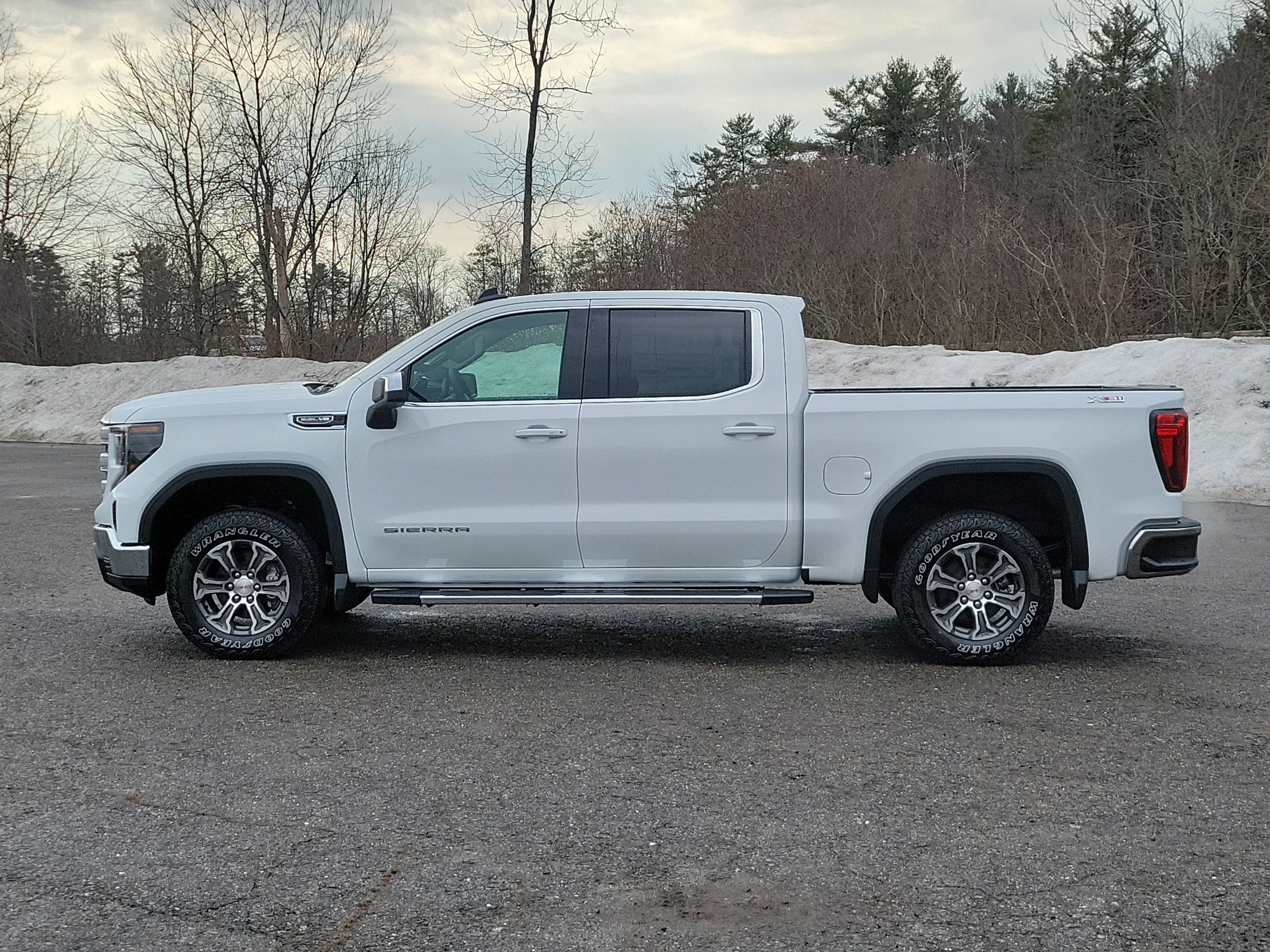 2026 GMC Sierra 1500 SLE