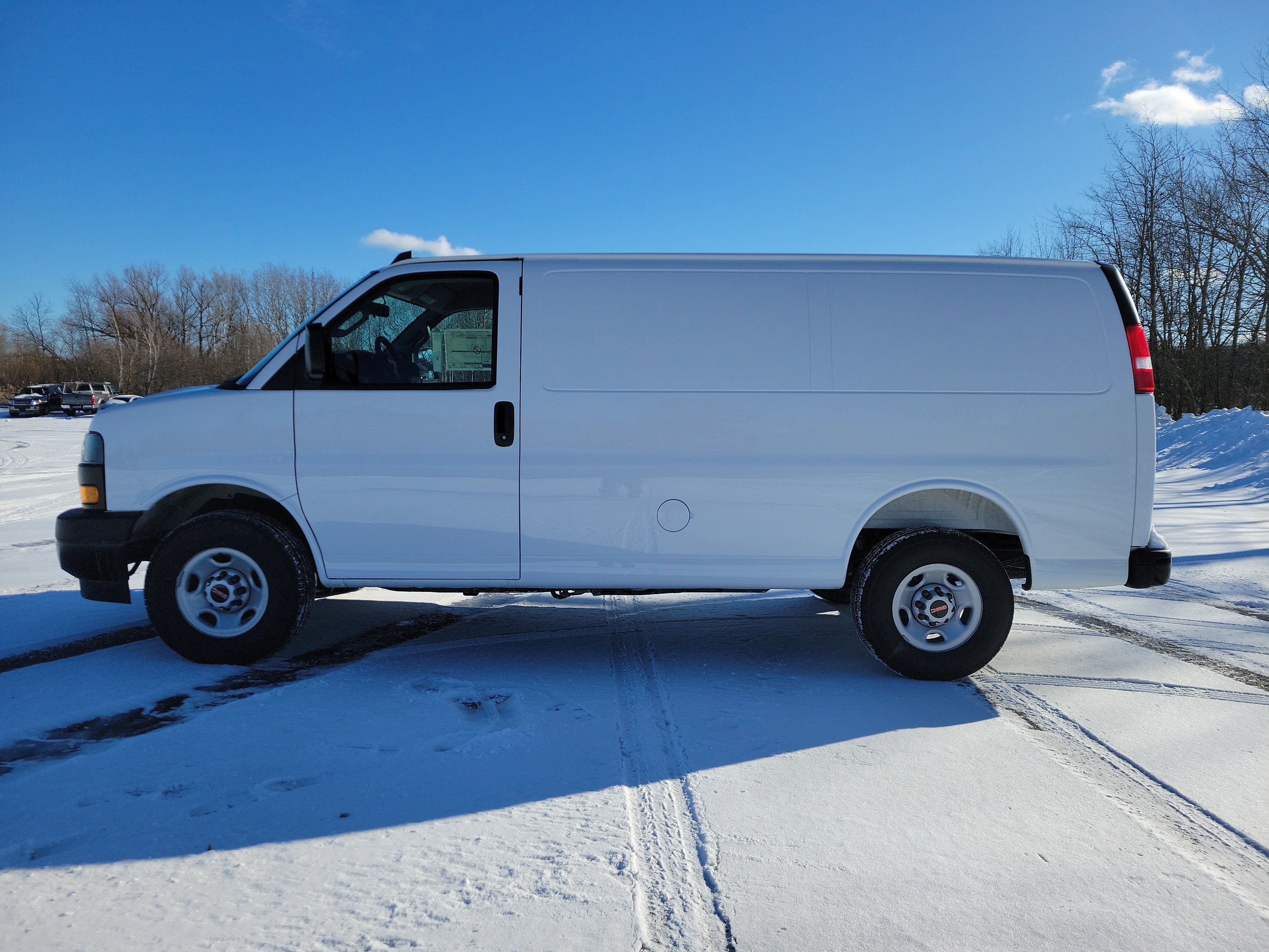 2025 GMC Savana Cargo 2500 Work Van