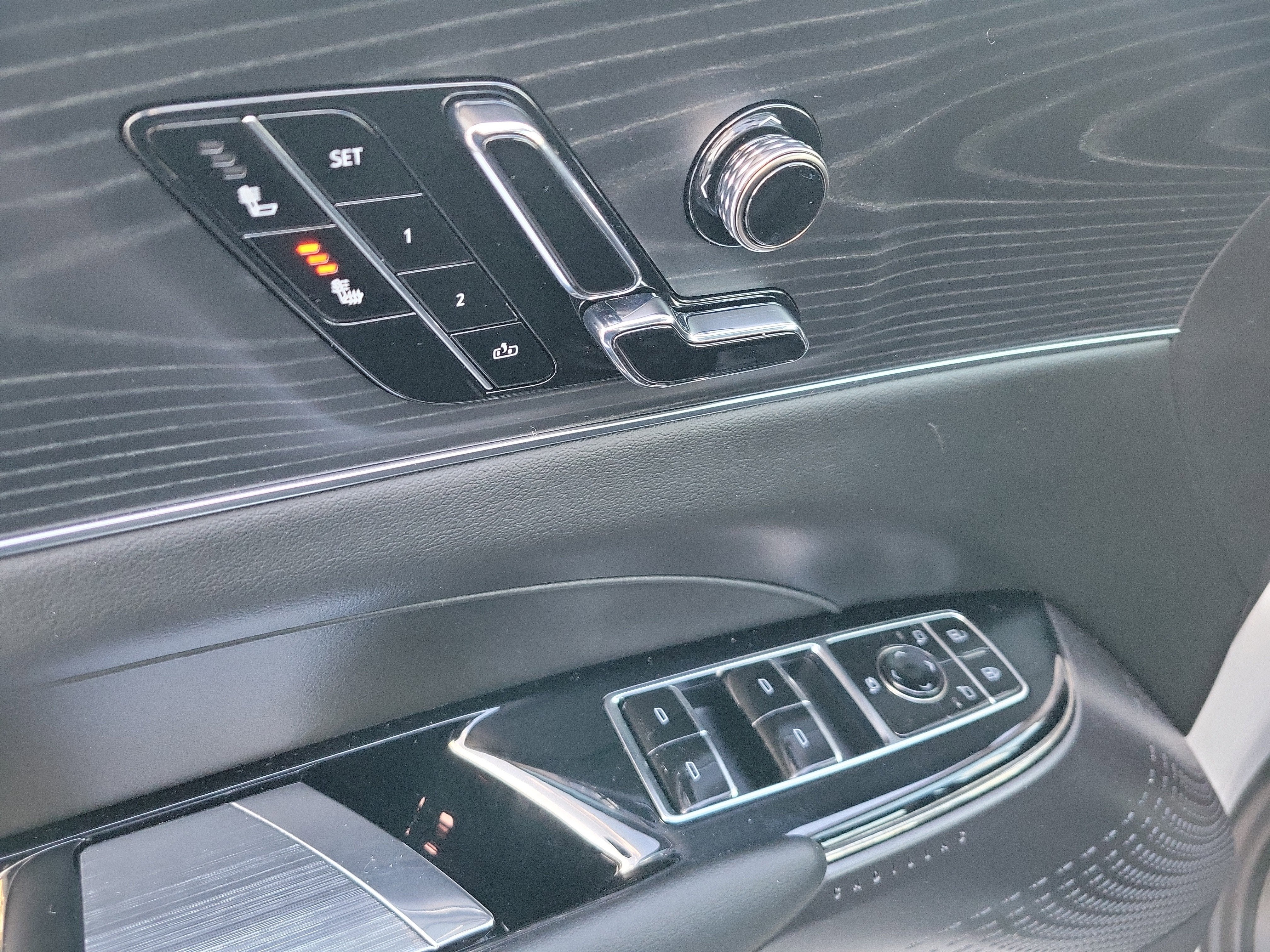 2025 Cadillac LYRIQ Luxury 1