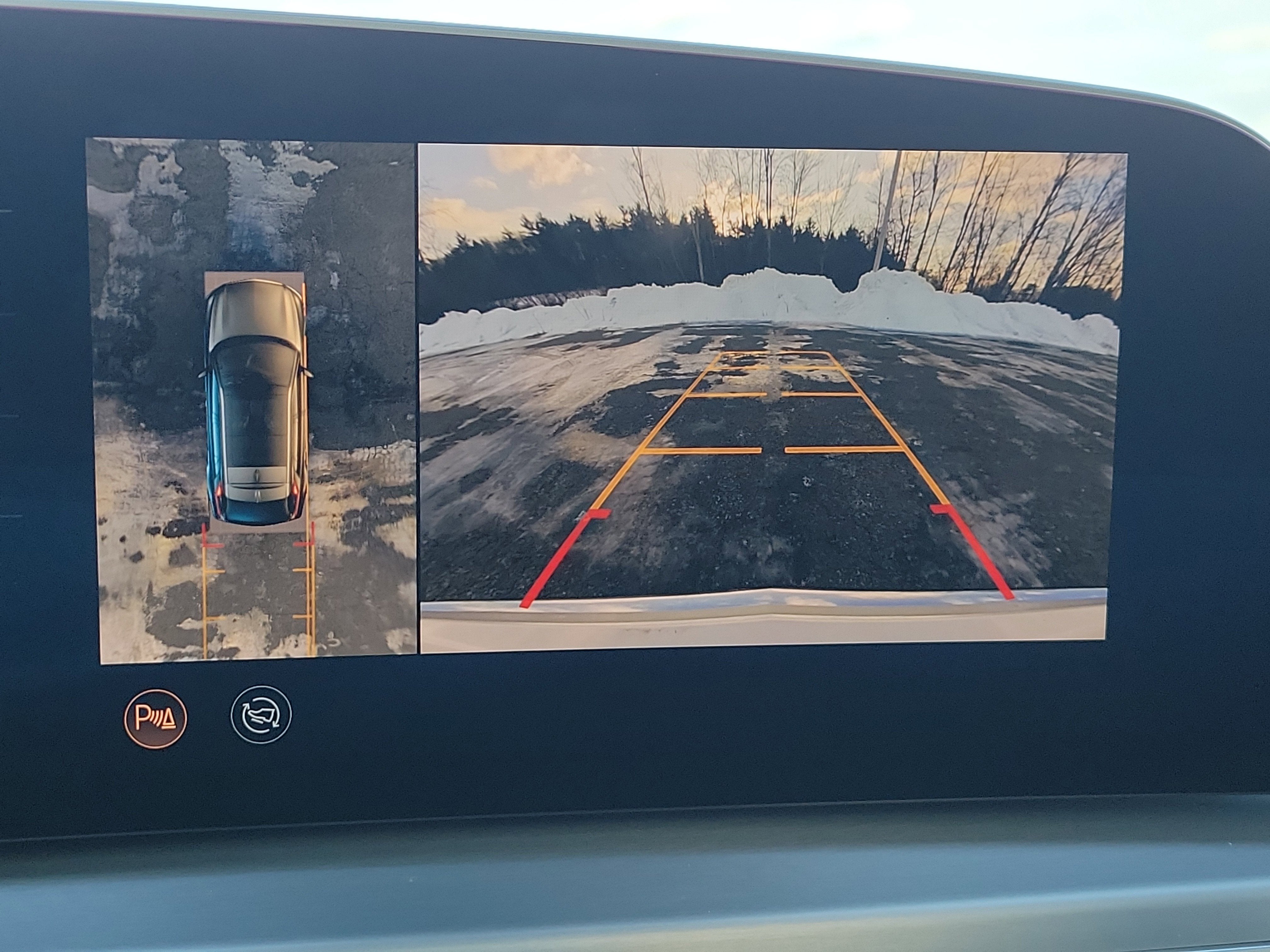 2025 Cadillac LYRIQ Luxury 1