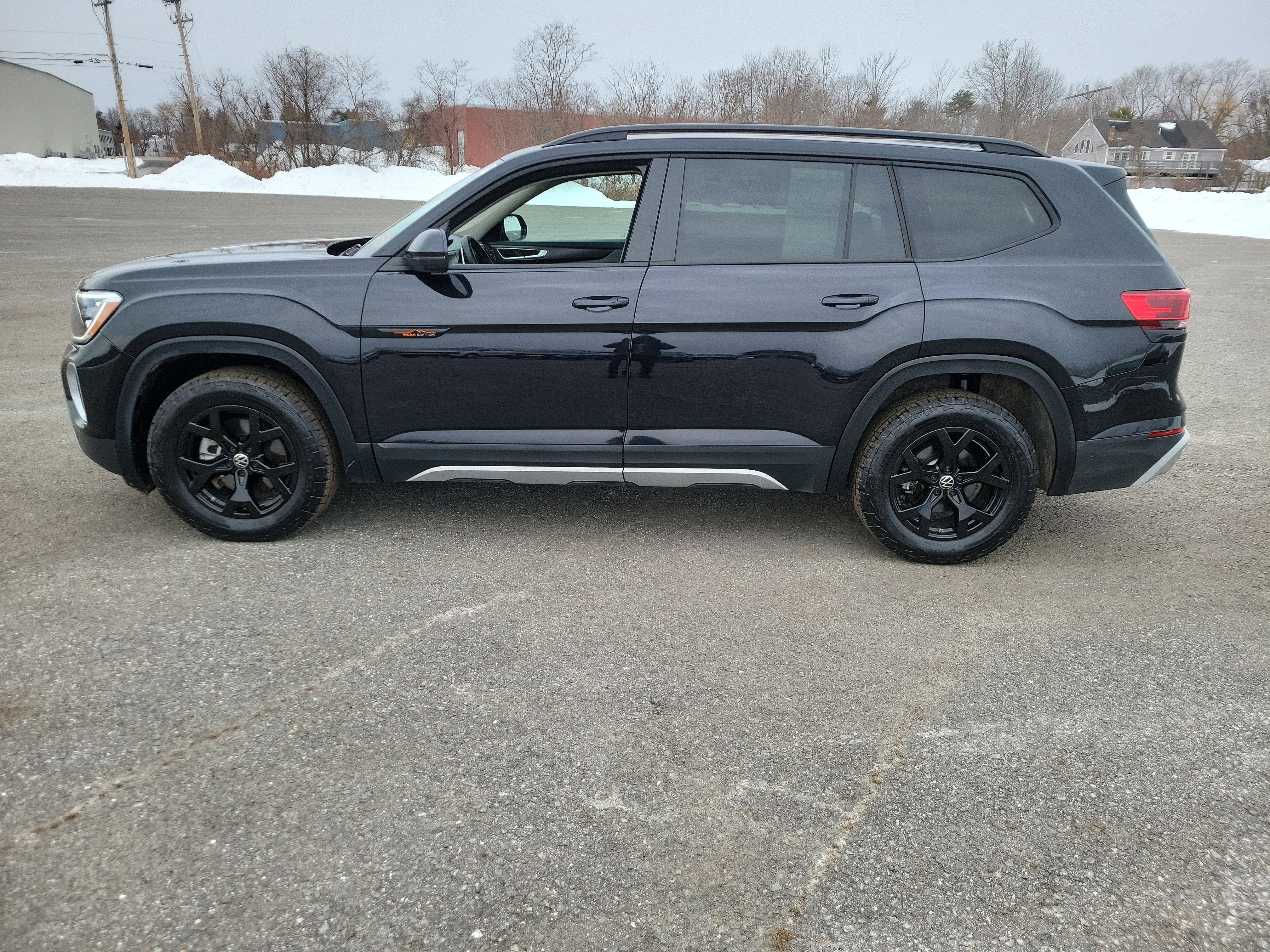 2024 Volkswagen Atlas 2.0T Peak Edition SEL