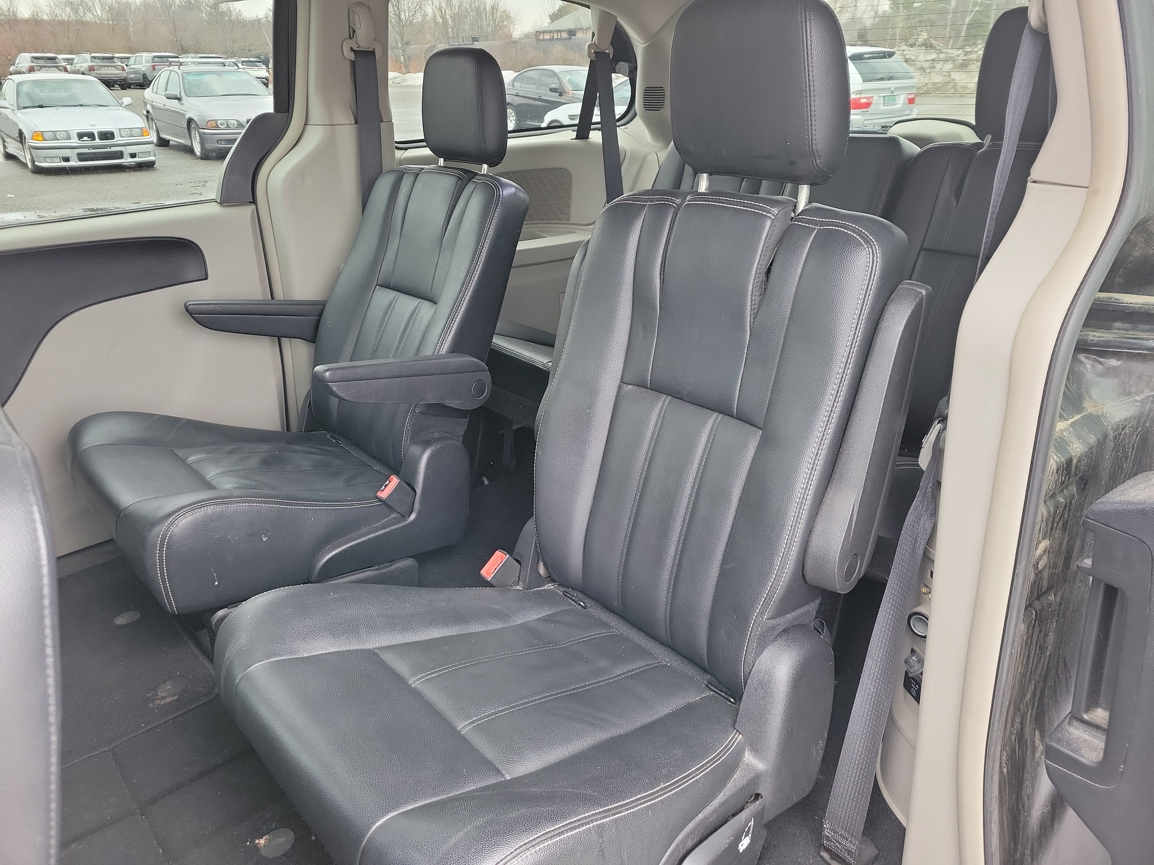 2016 Chrysler Town & Country Touring