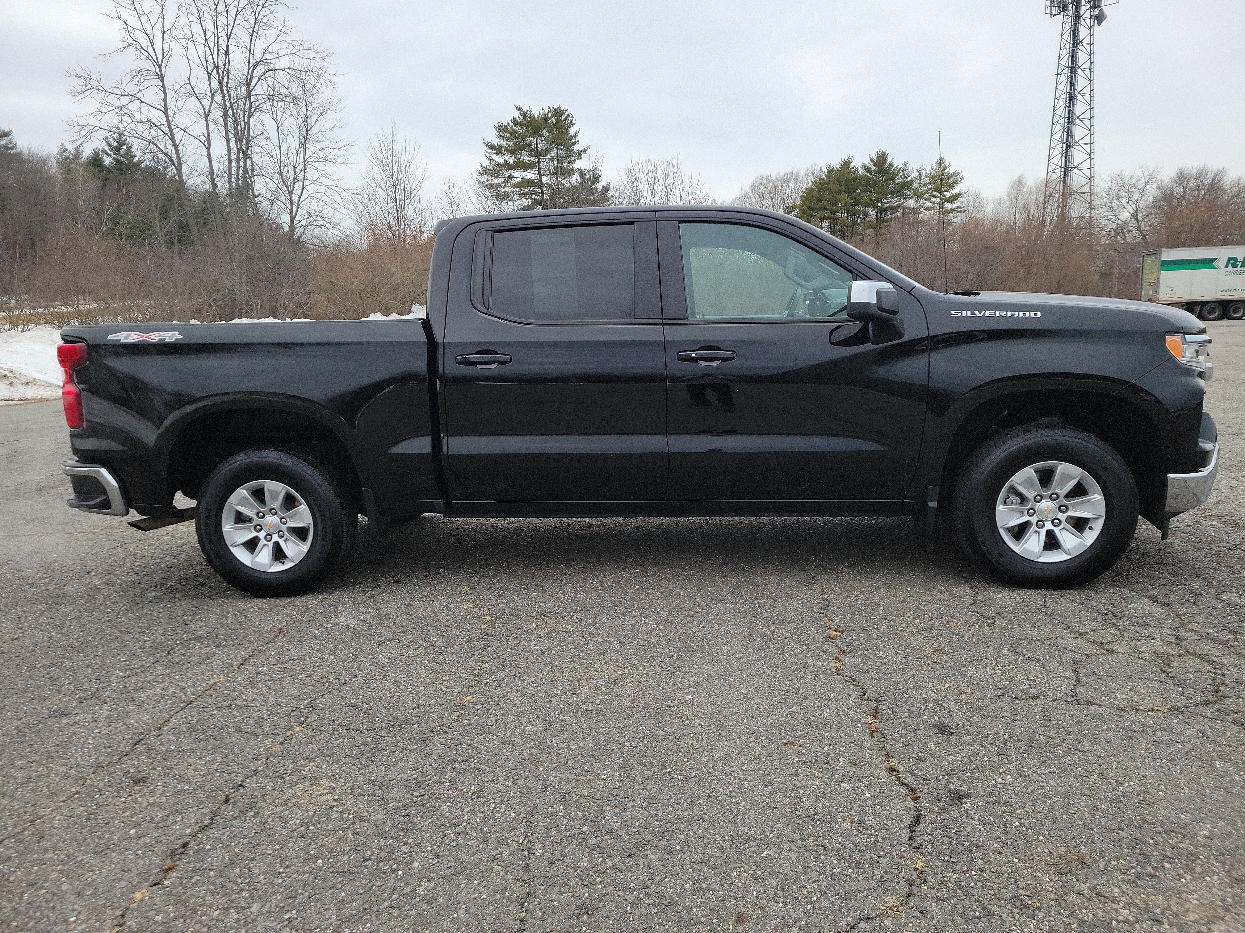 2025 Chevrolet Silverado 1500 LT
