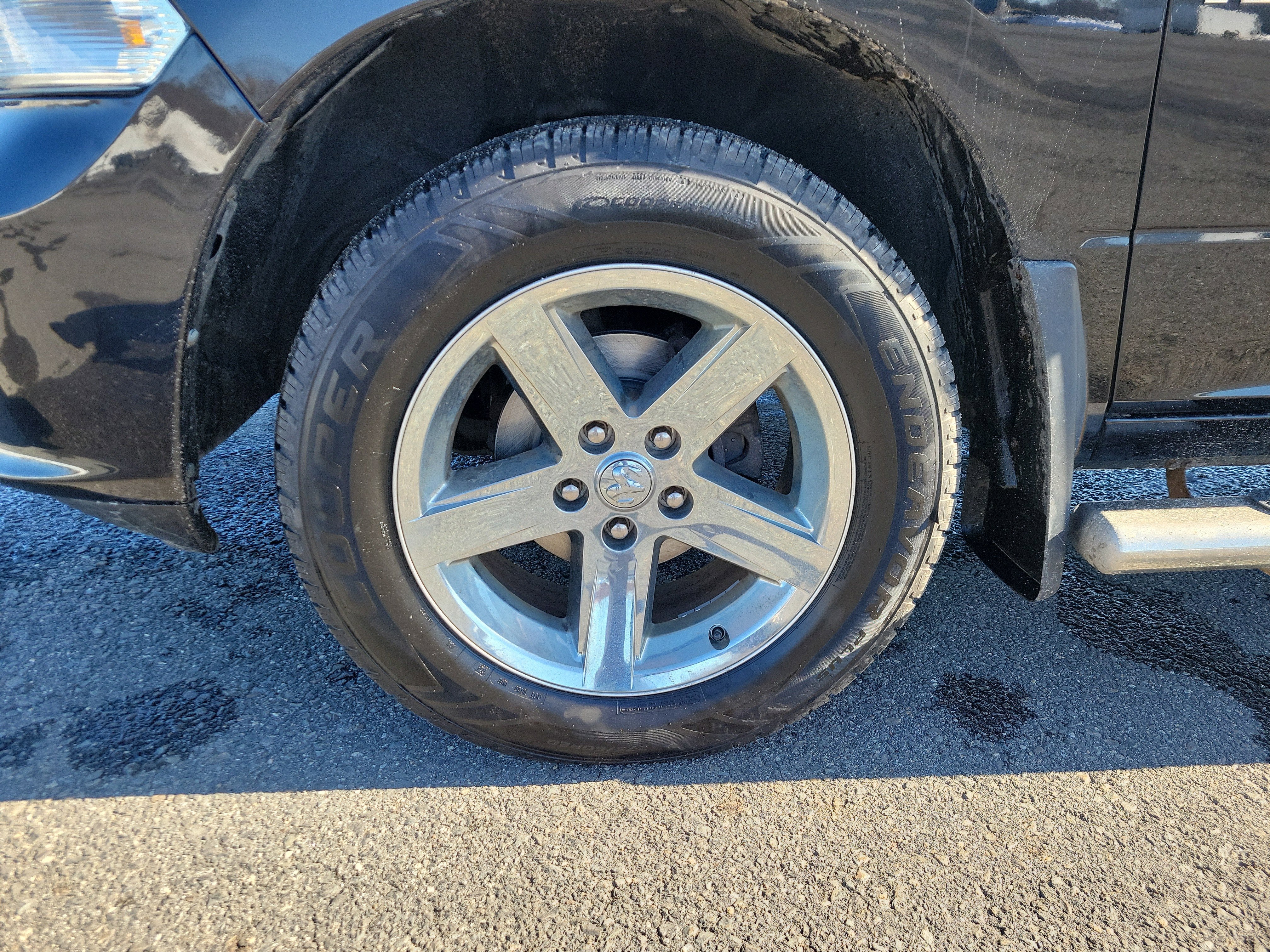 2017 RAM 1500 Express Crew Cab 4x4 5'7" Box